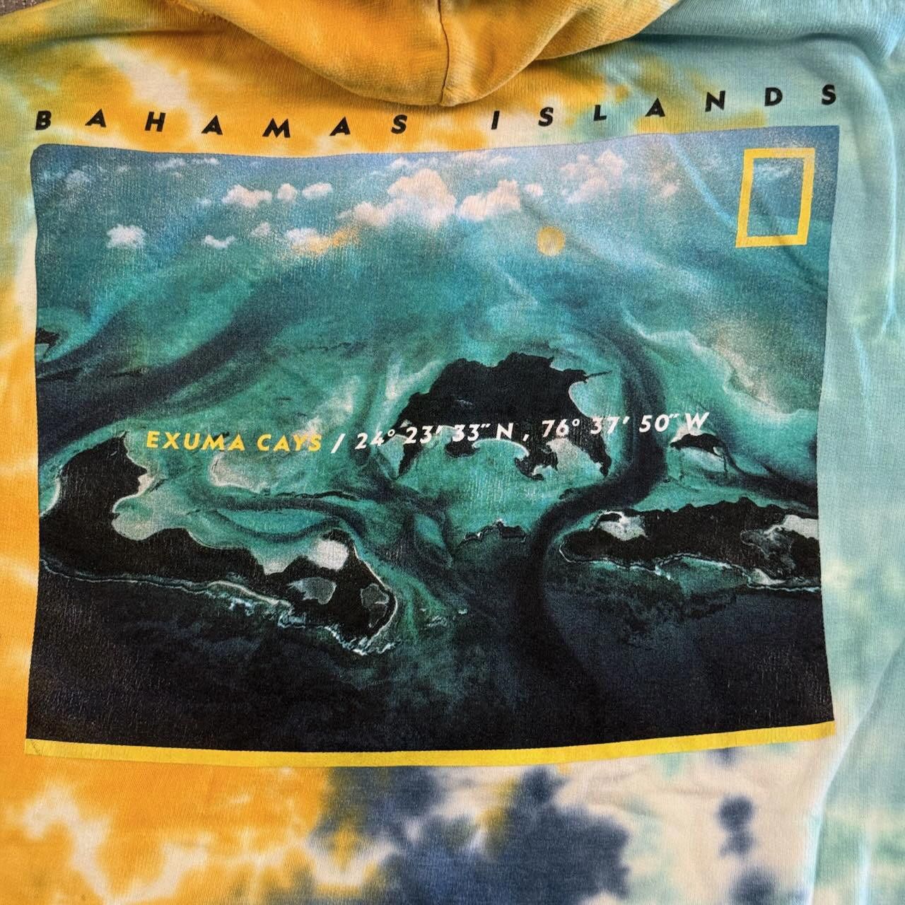 Designer National Geographic Men’s L Bahamas Islands Tie Dye Hoodie Size US L / EU 52-54 / 3 - 7 Thumbnail