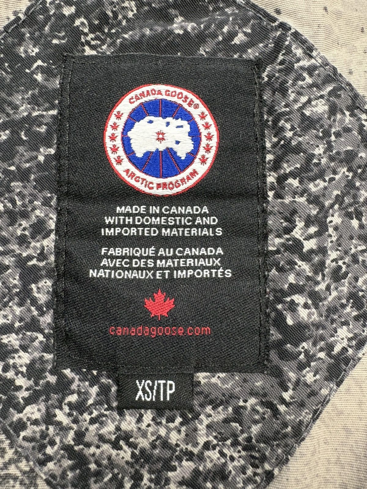 Canada Goose Canada Goose Brossard Jacket Sandstorm Camo Black XS 2401L Size XS / US 0-2 / IT 36-38 - 10 Thumbnail