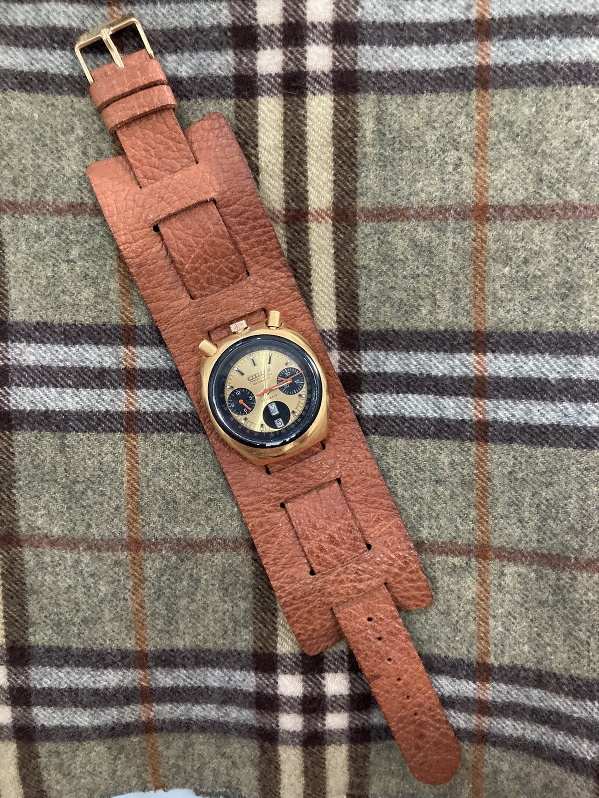image of 1978 Citizen Bullhead 8110 Watch, Brad Pitt in Gold, Men's