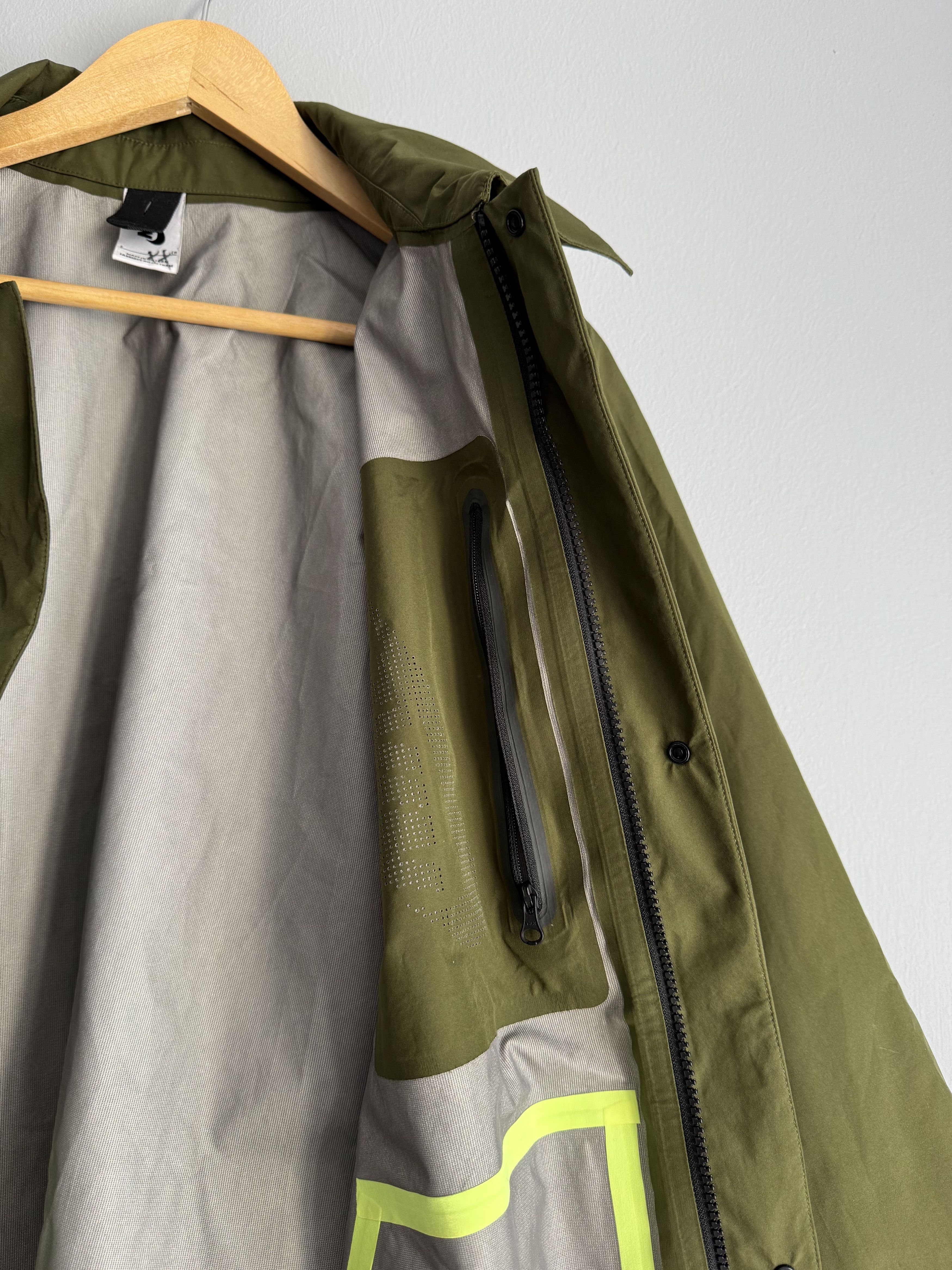 Nike ACG Nike Essentials Tech Legion Jacket acg gore-tex Lab trench Size US M / EU 48-50 / 2 - 3 Thumbnail