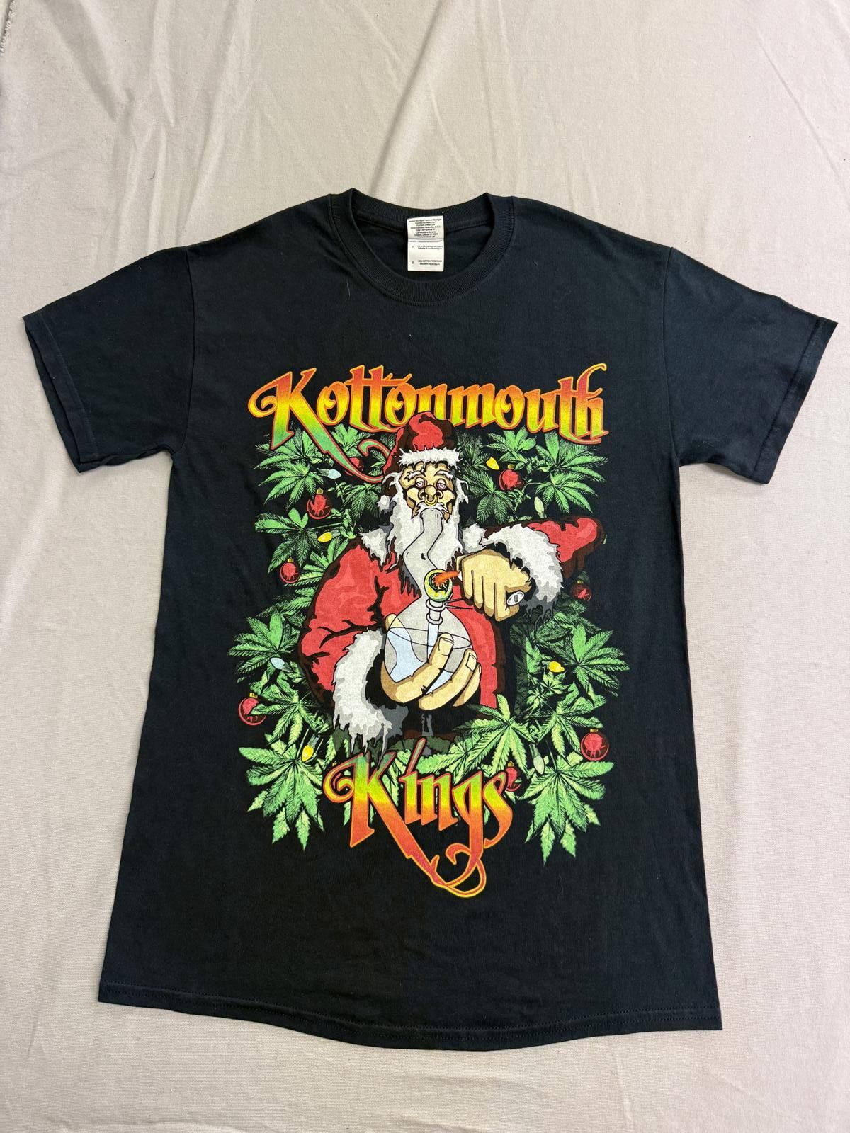 Gildan Kottonmouth Kings Band T-shirt Santa Clause Marijuana -S Size US S / EU 44-46 / 1 - 1 Thumbnail