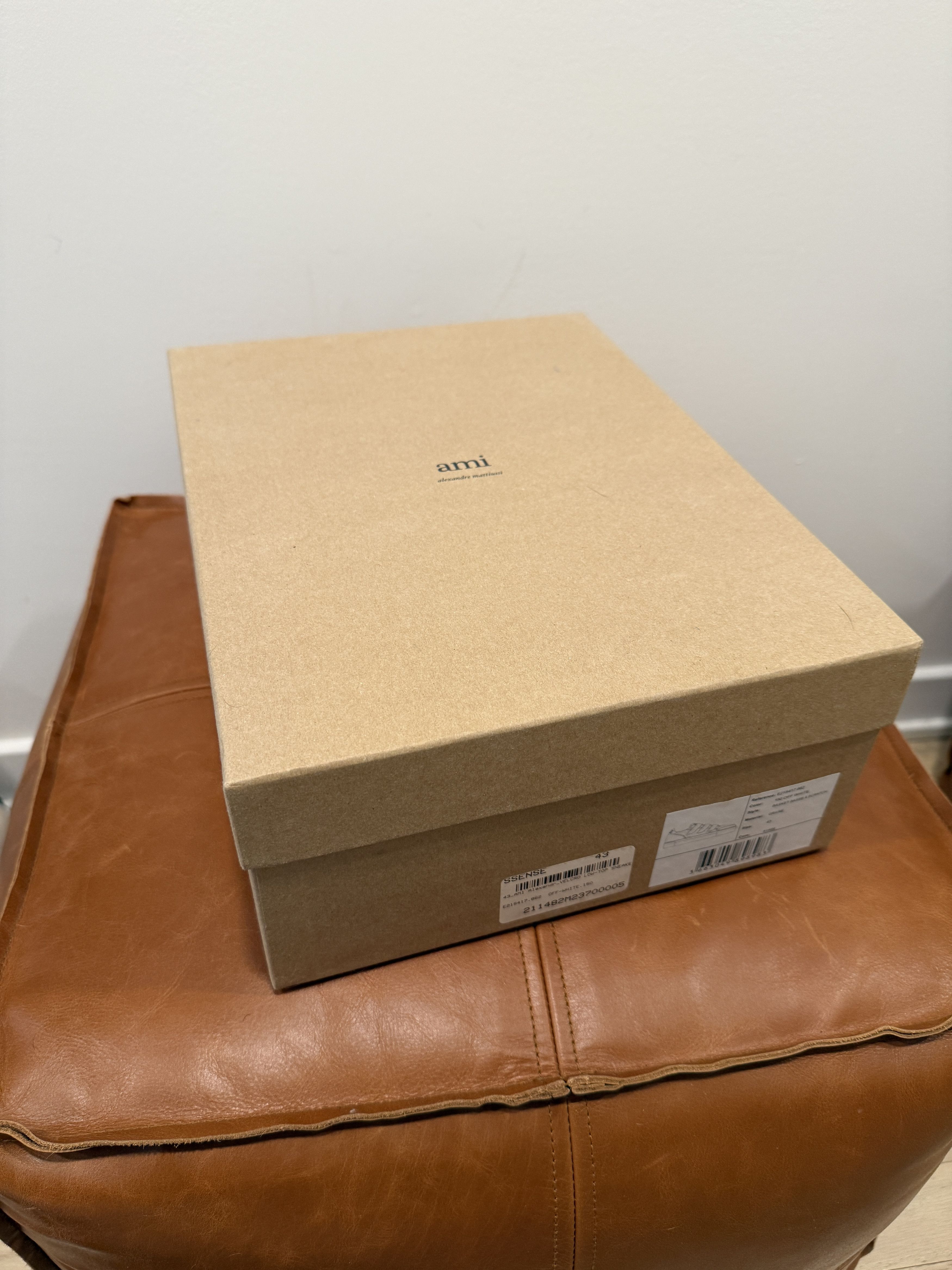AMI AMI Paris Basketball Velcro Low-Top Sneaker (Off-White) Size US 10 / EU 43 - 5 Thumbnail