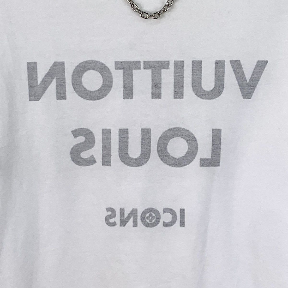 Louis Vuitton Louis Vuitton White Logo Letter Print Chain Cotton T-Shirt Size S / US 4 / IT 40 - 4 Thumbnail