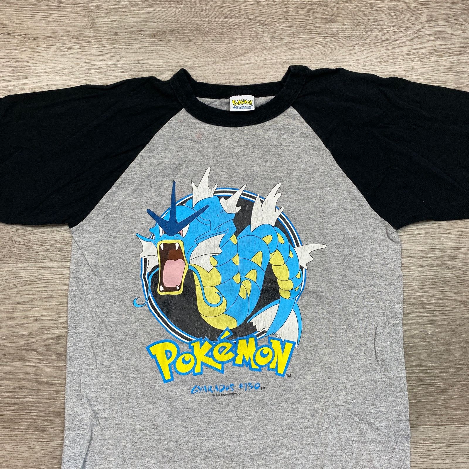 Pokemon × Vintage VTG 1999 Pokemon Gyarados 130 Raglan Baseball Shirt Medium Size US XXS / EU 40 - 2 Thumbnail