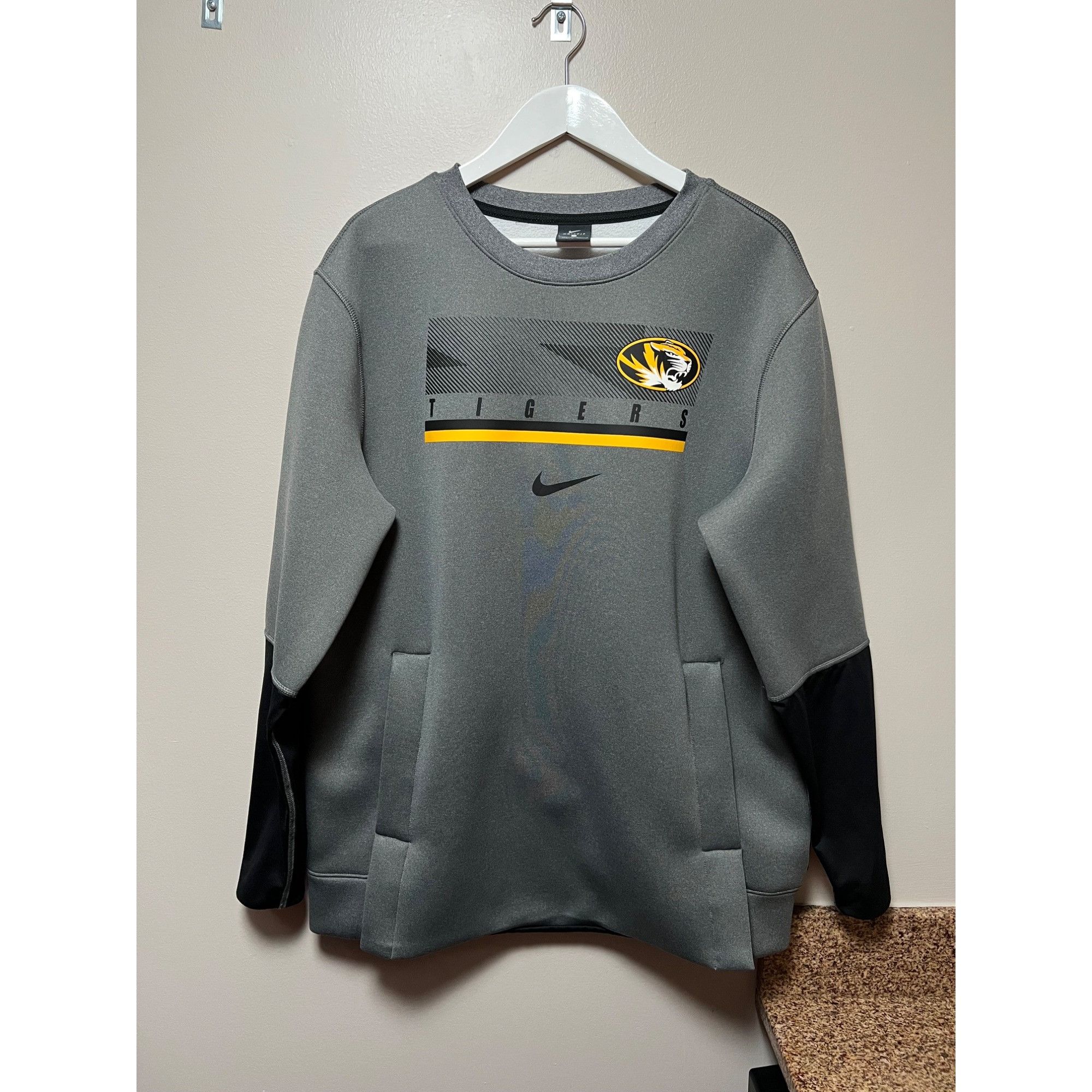 Nike Nike Team Issue Missouri Tigers Soft Shell Sweater - Size L Size US L / EU 52-54 / 3 - 1 Thumbnail