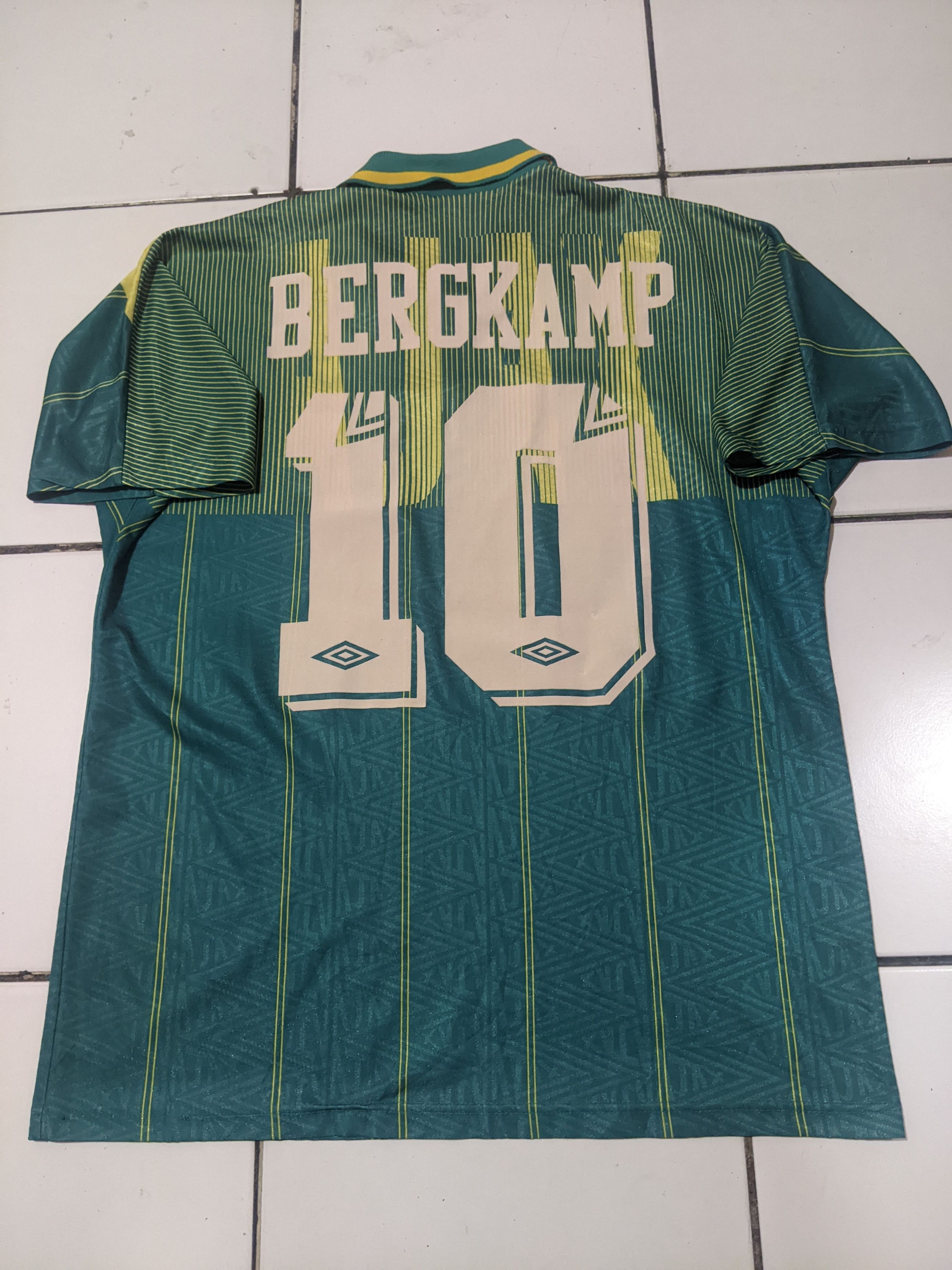 Umbro Ajax 1991-1993 ABN-AMRO BERGKAMP football shirt Size US L / EU 52-54 / 3 - 2 Thumbnail