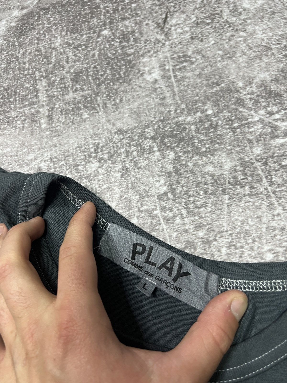 Comme des Garcons PLAY CDG Comme Des Garcons Play Longsleeve Grey Red Heart Size US L / EU 52-54 / 3 - 4 Thumbnail