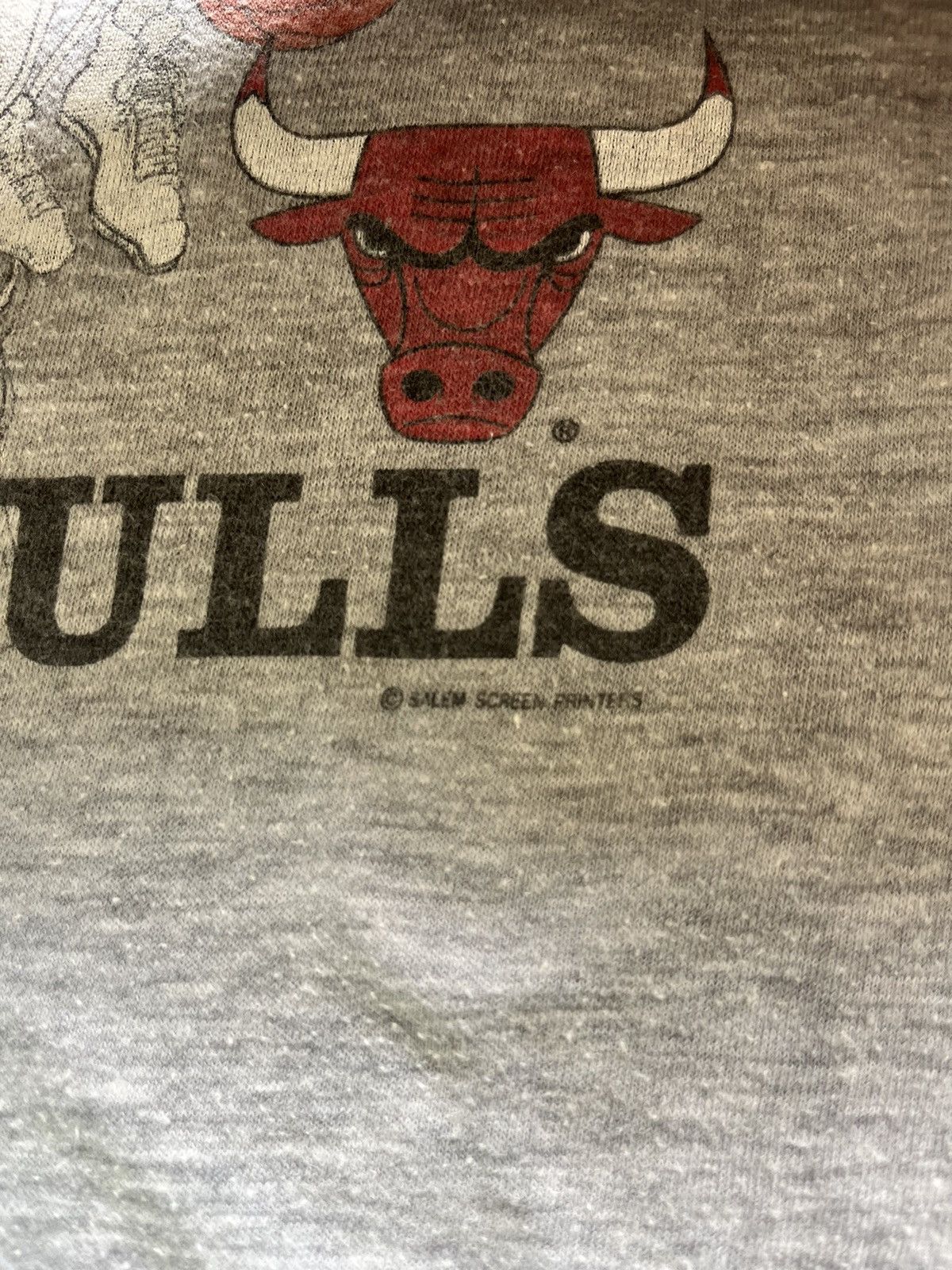 NBA × Salem Sportswear × Vintage Vintage CHICAGO BULLS HOOPLA 80’s 50/50 cotton tshirt Size US L / EU 52-54 / 3 - 9 Thumbnail