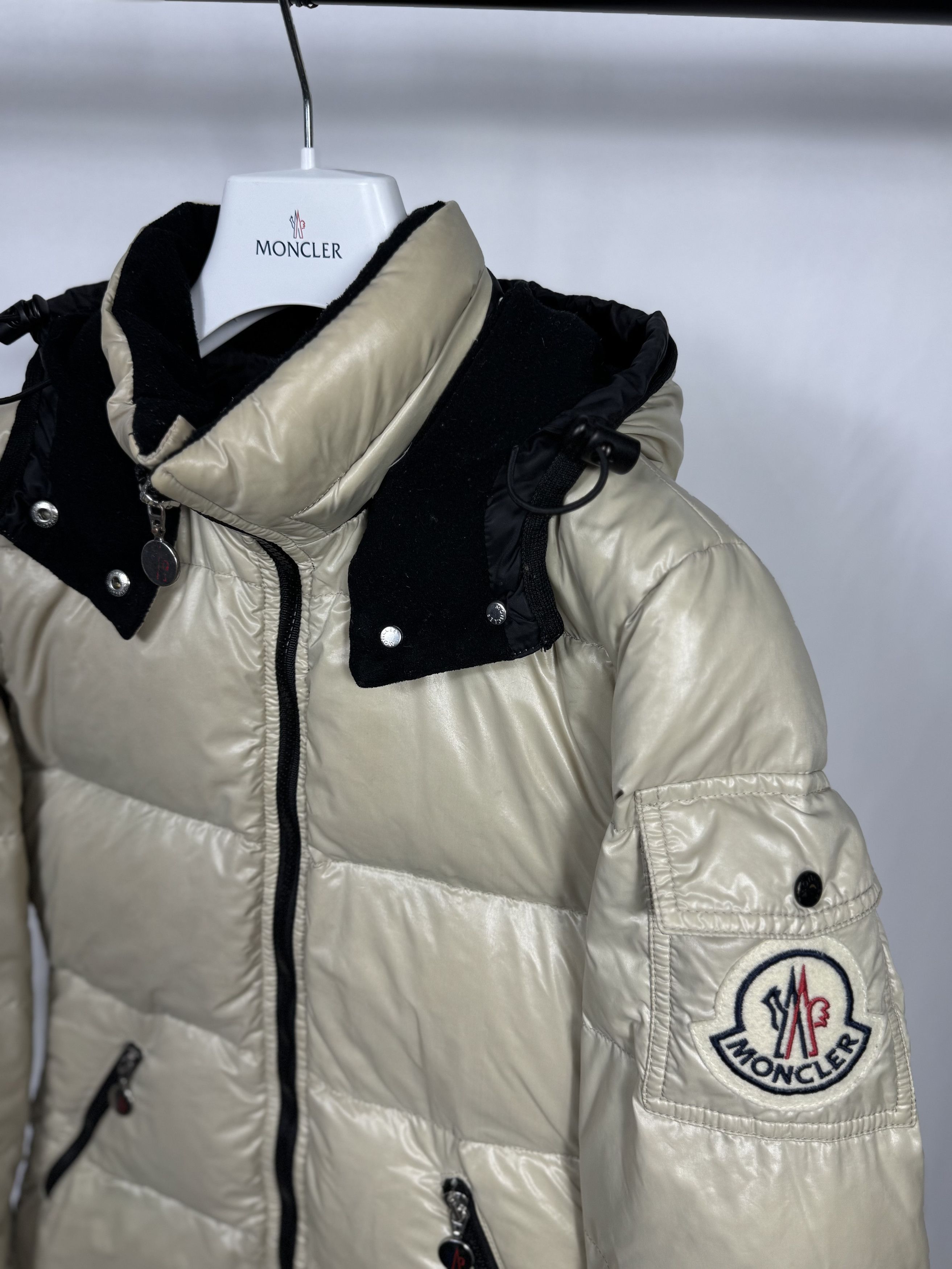 Moncler Moncler Badia Jacket Size XS / US 0-2 / IT 36-38 - 2 Thumbnail