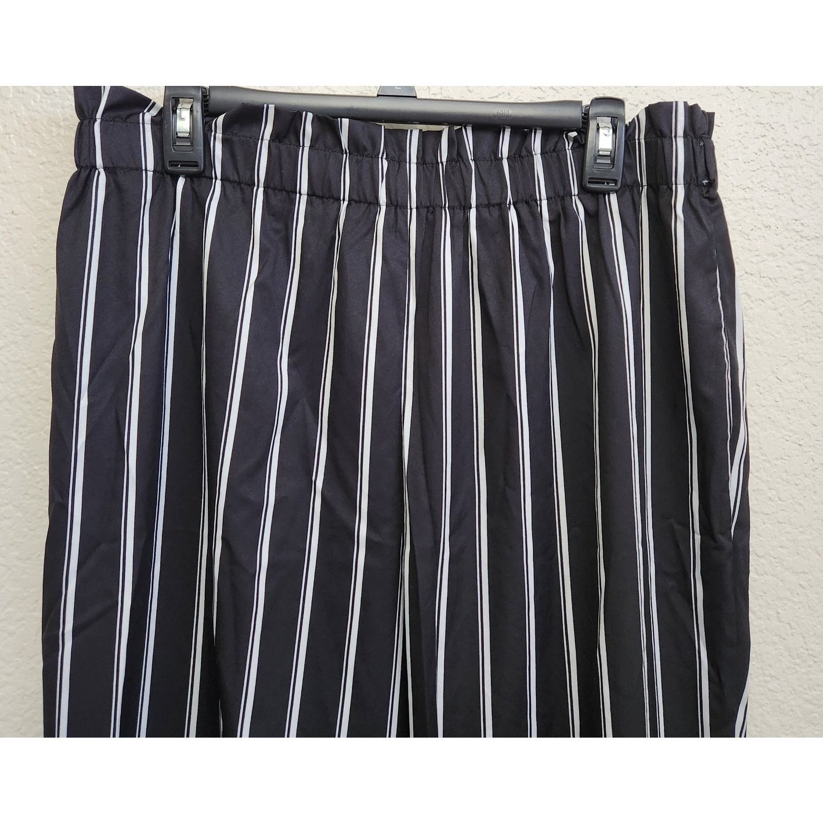 Shein Shein Black White Striped Curve Pull On Pleated Pants 1XL Size 32" / US 10 / IT 46 - 2 Thumbnail
