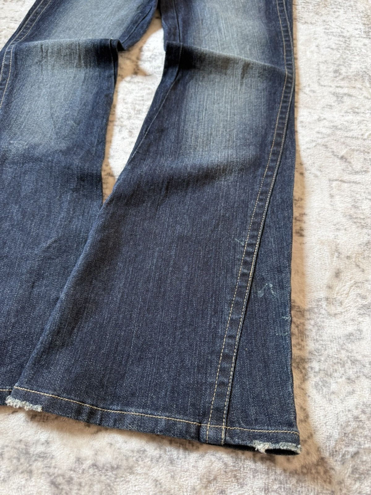 Southpole Vintage Southpole Dark Wash Spiral Flared Jeans Size US 30 / EU 46 - 9 Thumbnail