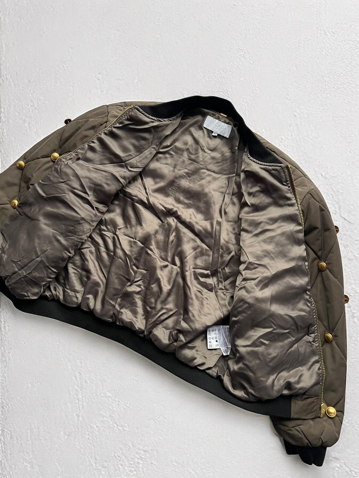 Escada × Escada Sport OFFER!🫵🏻 ESCADA SPORT GOLDEN BUTTONS BOMBER JACKET VINTAGE Size XS / US 0-2 / IT 36-38 - 4 Thumbnail