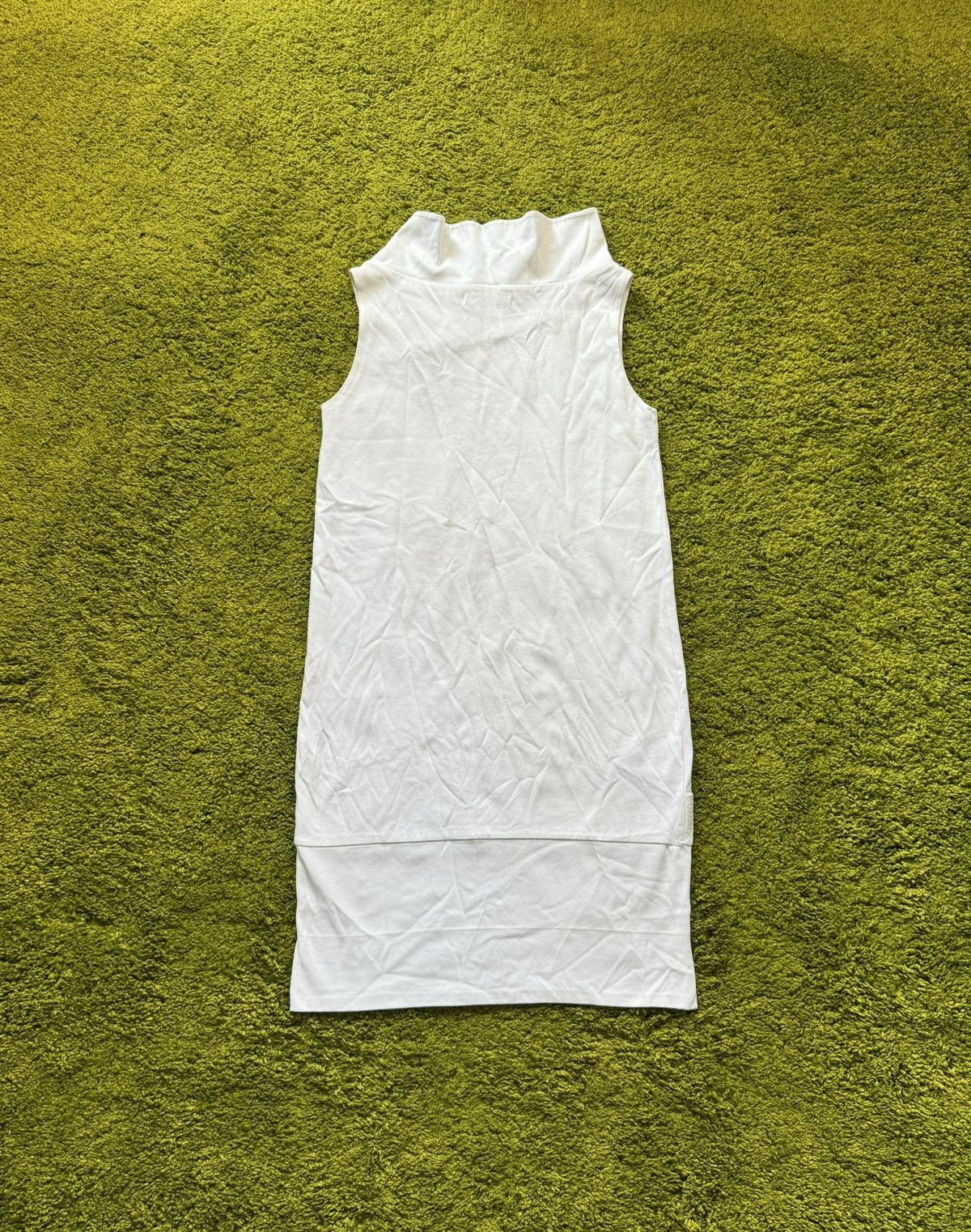 Prada Prada white tab patch logo dress Size M / US 6-8 / IT 42-44 - 2 Thumbnail