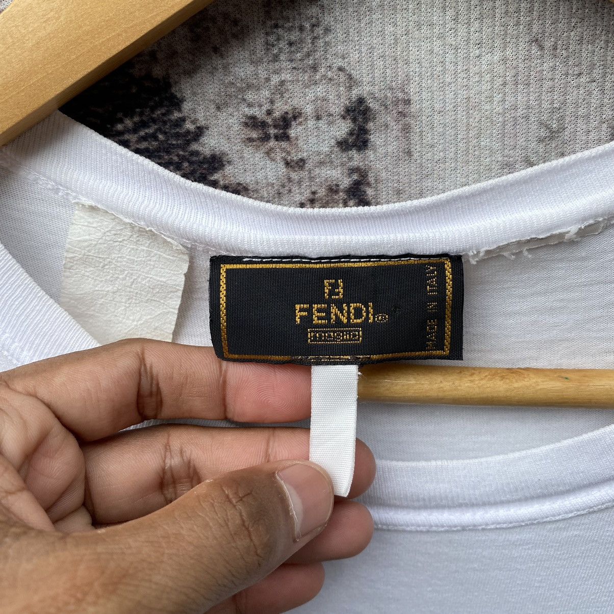 Fendi Vintage Fendi Red Word Embroidery Spellout Fendi Shirt Size US M / EU 48-50 / 2 - 16 Thumbnail