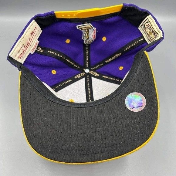 Mitchell & Ness NBA Finals 2002 Hat Men Kobe SnapBack Hardwood Classics Wool Size ONE SIZE - 2 Thumbnail