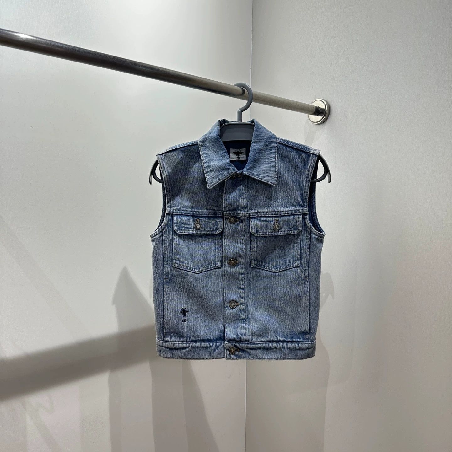 Christian Dior Monsieur Dior mar591 Bee CD Denim Vest 34 Cotton Size XS / US 0-2 / IT 36-38 - 1 Thumbnail