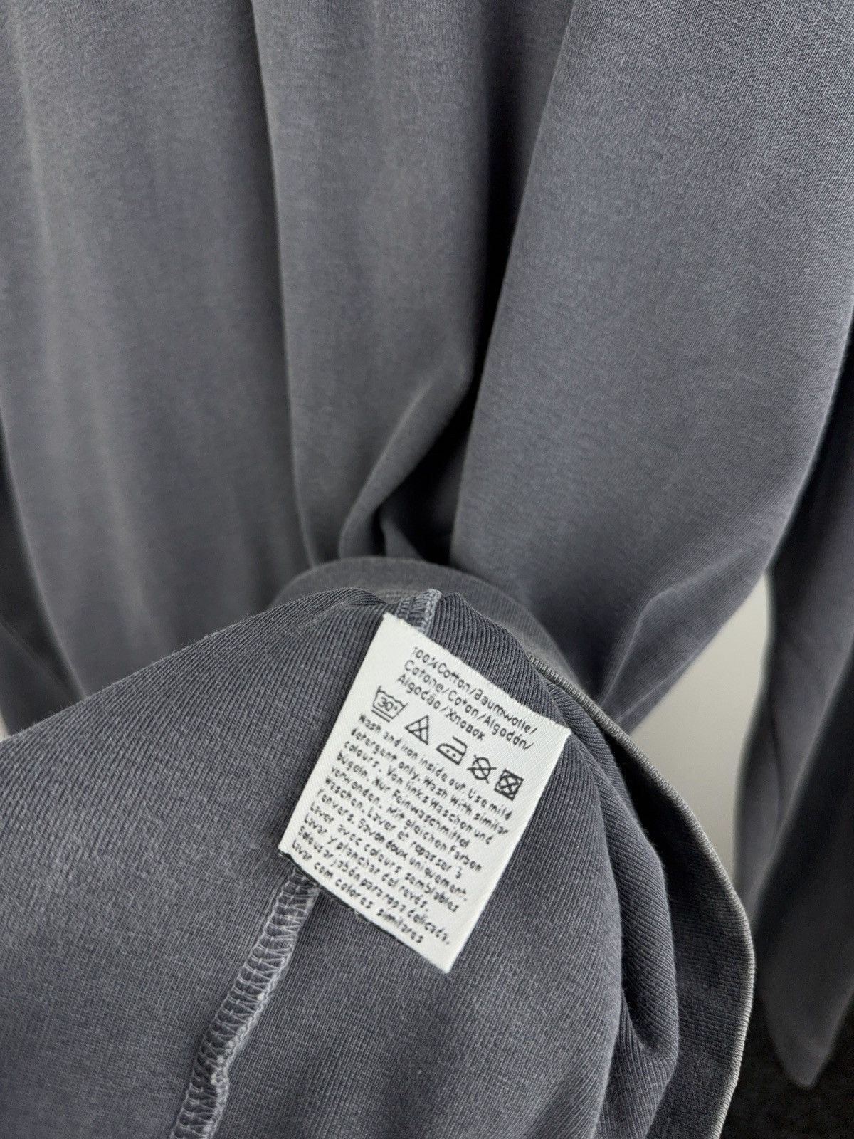 Hugo Boss Vintage 00s Luxury Hugo Boss Faded 1/4 zip long sleeve Size US XXL / EU 58 / 5 - 6 Thumbnail