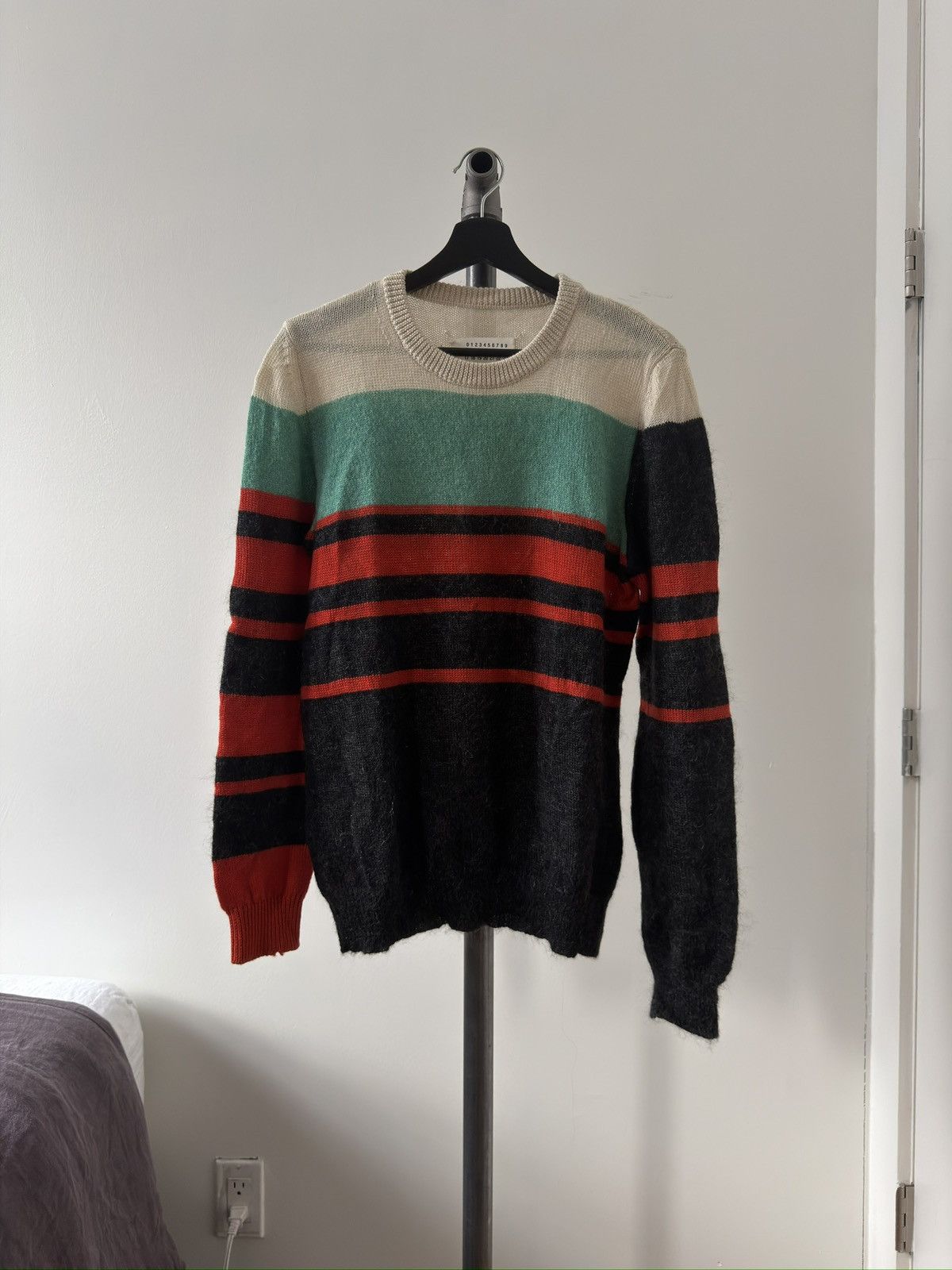 Maison Margiela FW15 Asymmetric Mohair Sweater Size US S / EU 44-46 / 1 - 1 Thumbnail