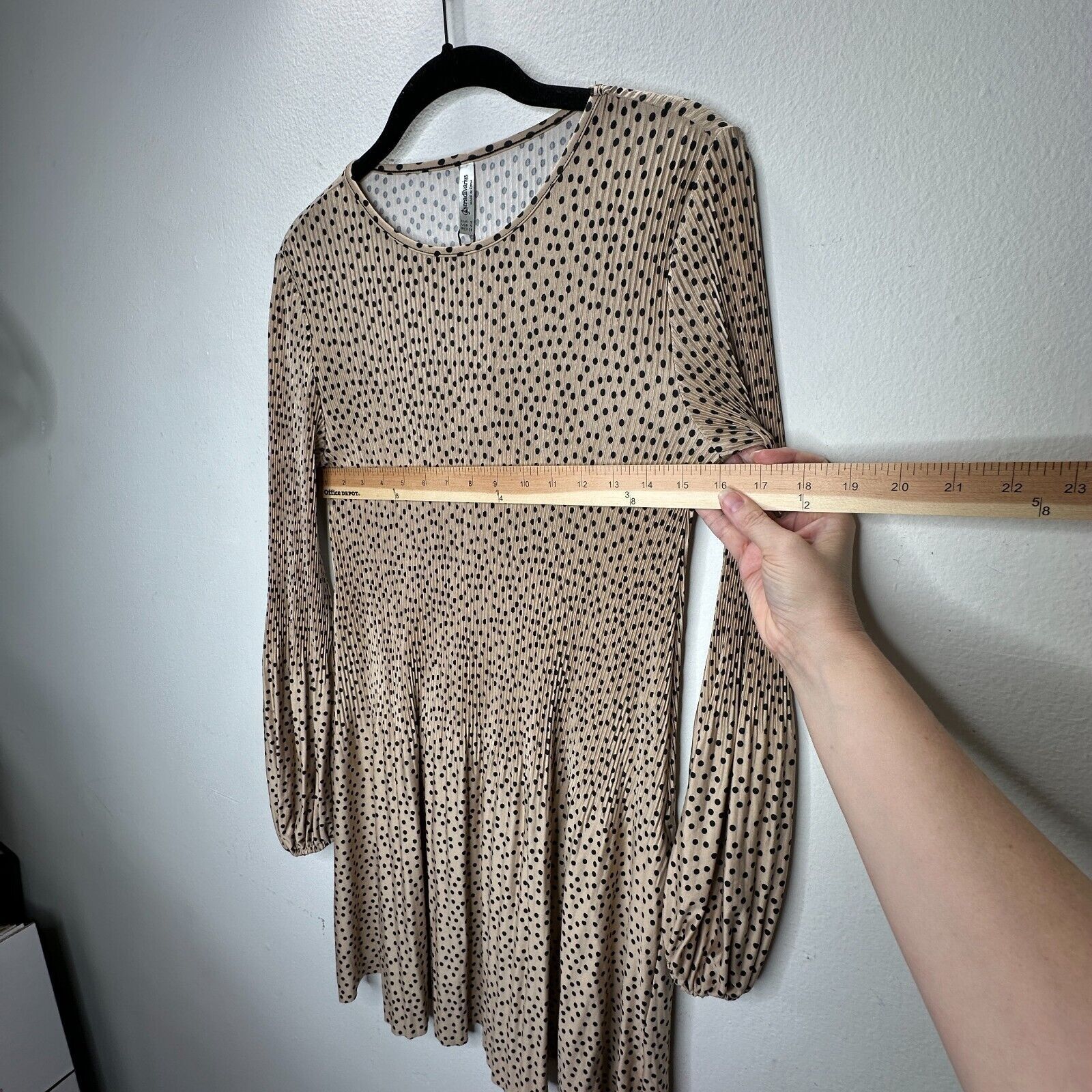 Other Stradivarius Polka Dot Mini Pleat Balloon Sleeve Dress S Size S / US 4 / IT 40 - 11 Thumbnail