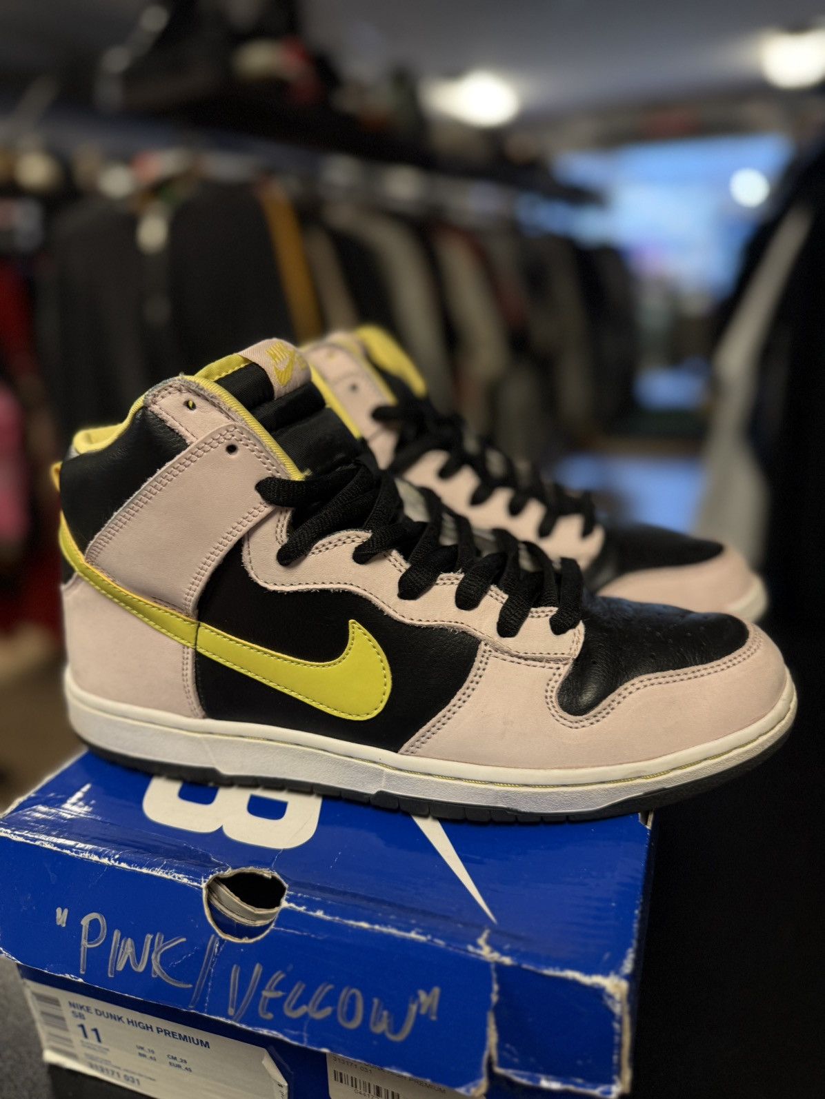 Nike Nike Dunk SB High Ms Piggy Dunk Size 11 2009 RARE Size US 11 / EU 44 - 2 Thumbnail