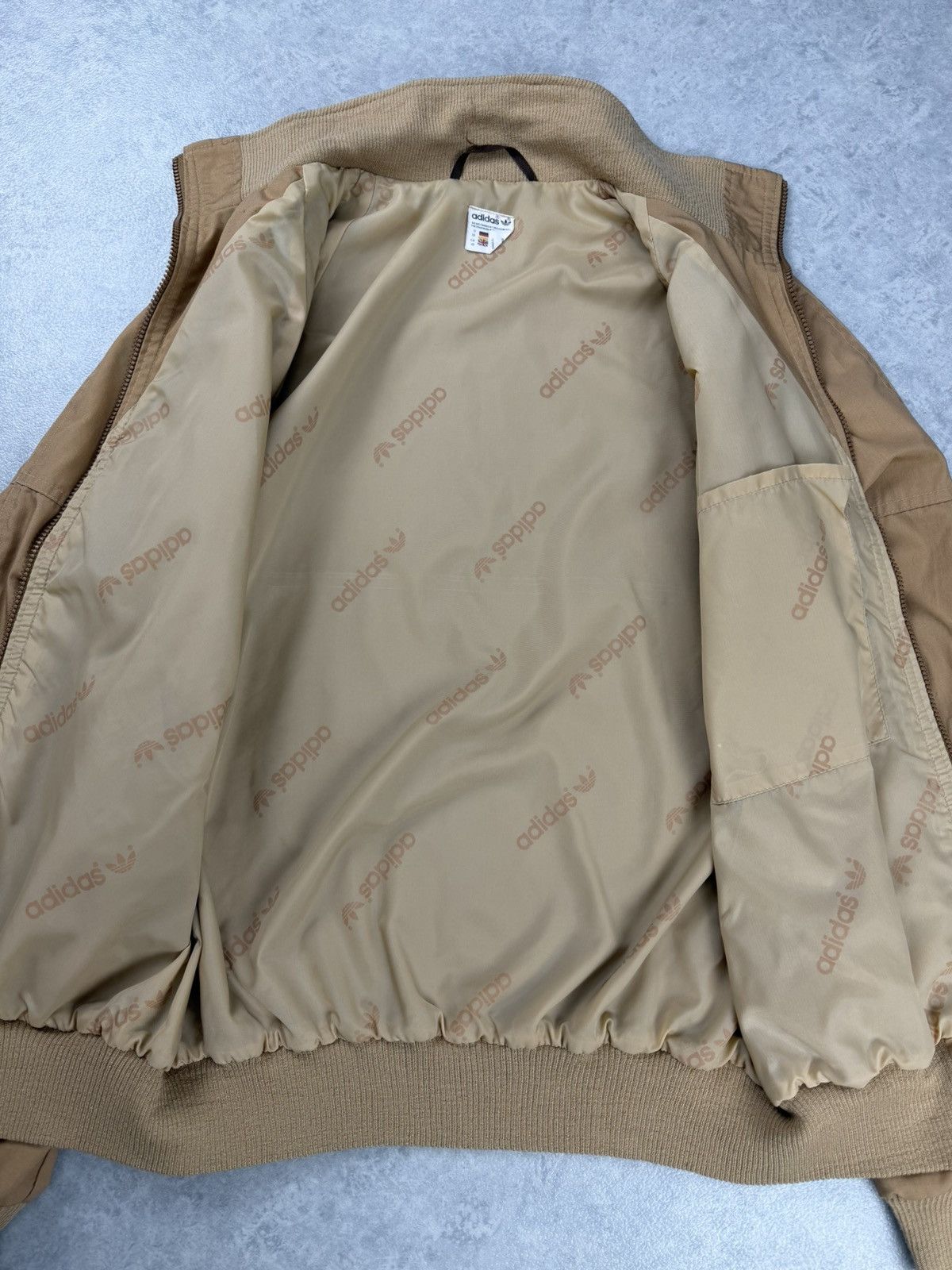 Adidas Vintage Adidas Originals Jacket Made in Finland Size M Size US M / EU 48-50 / 2 - 8 Thumbnail