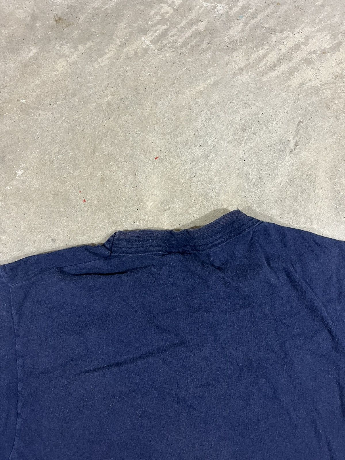 Vintage Vintage 90s Navy Blue Faded Blank Pocket T Shirt Size US M / EU 48-50 / 2 - 4 Thumbnail