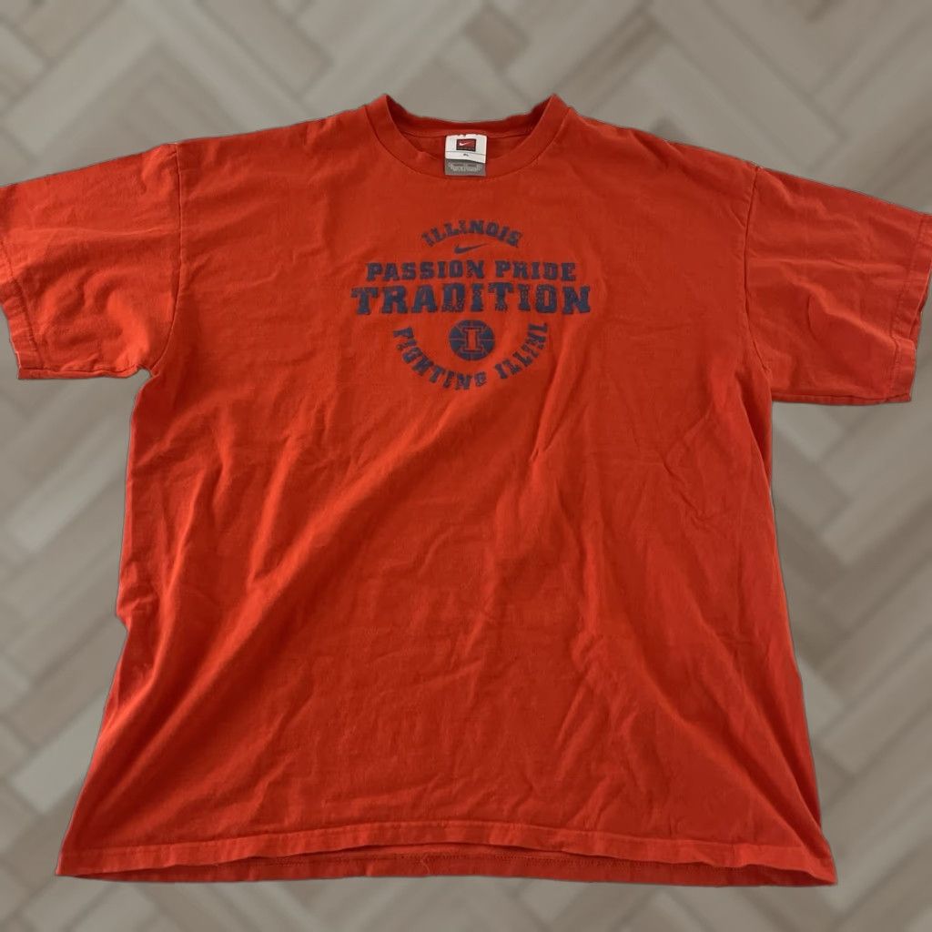 Nike VINTAGE Nike Center Check Illinois University Short Sleeve T Shirt Men XL Orange Size US XL / EU 56 / 4 - 1 Thumbnail