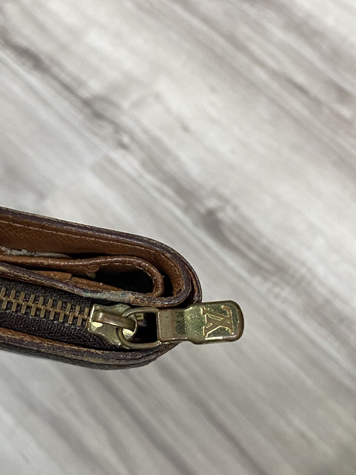 Louis Vuitton Louis Vuitton Brown Monogram Leather Wallet Preowned Y2K Size ONE SIZE - 13 Thumbnail