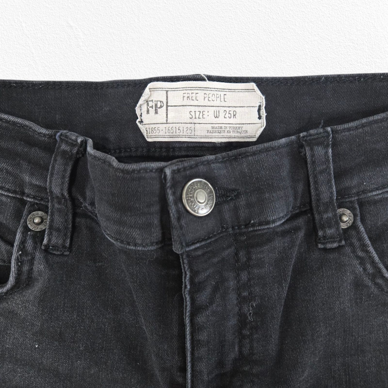 Free People Free People Black Distressed Skinny Jeans Size 25 Size 25" / US 0 / IT 36 - 7 Thumbnail