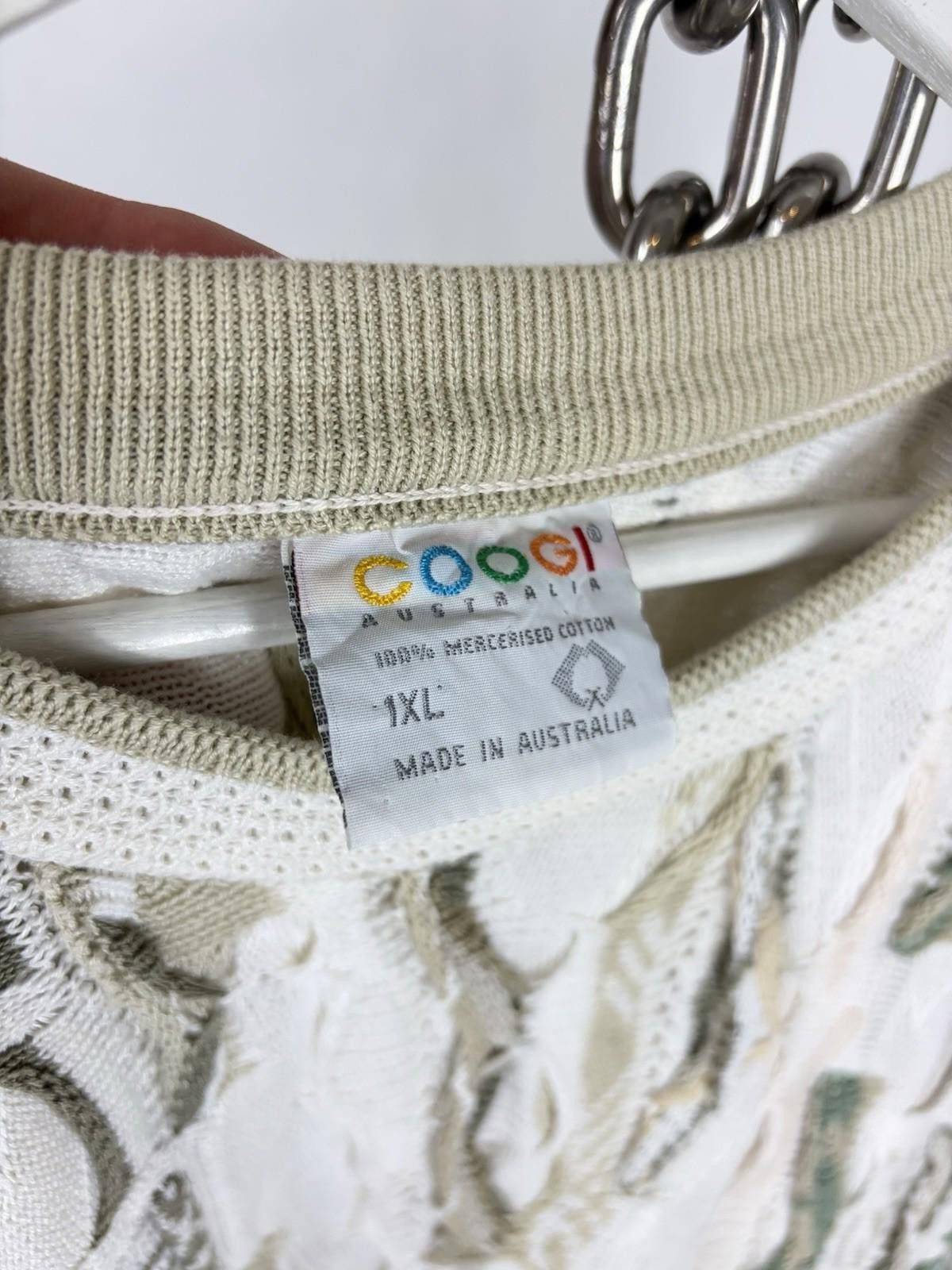 Coogi Vintage Coogi Australia White & Green 3D Heavy Knit Sweater Size US XL / EU 56 / 4 - 5 Thumbnail