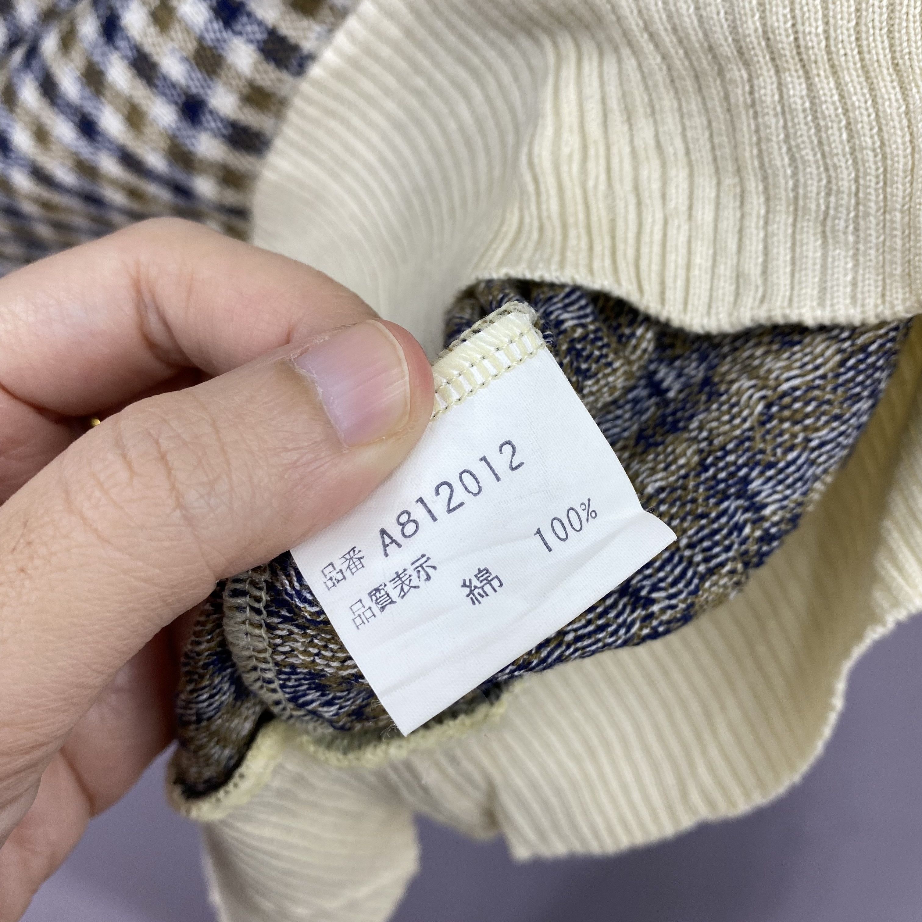 Aquascutum Vintage 90s Aquascutum Knit V-Neck Polo Shirt Plaid Pattern Size US S / EU 44-46 / 1 - 6 Thumbnail
