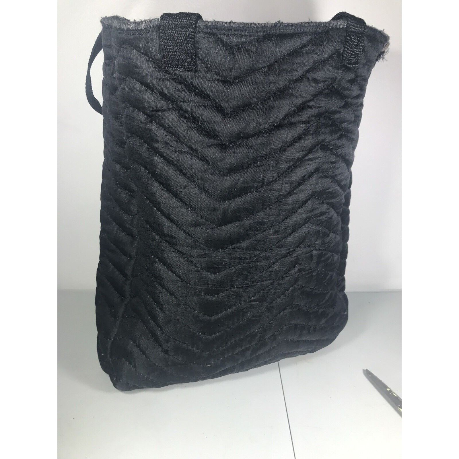 Other Heavy Quilted Reversible Rough-Cut Rock Well Black and Silve Size ONE SIZE - 10 Thumbnail