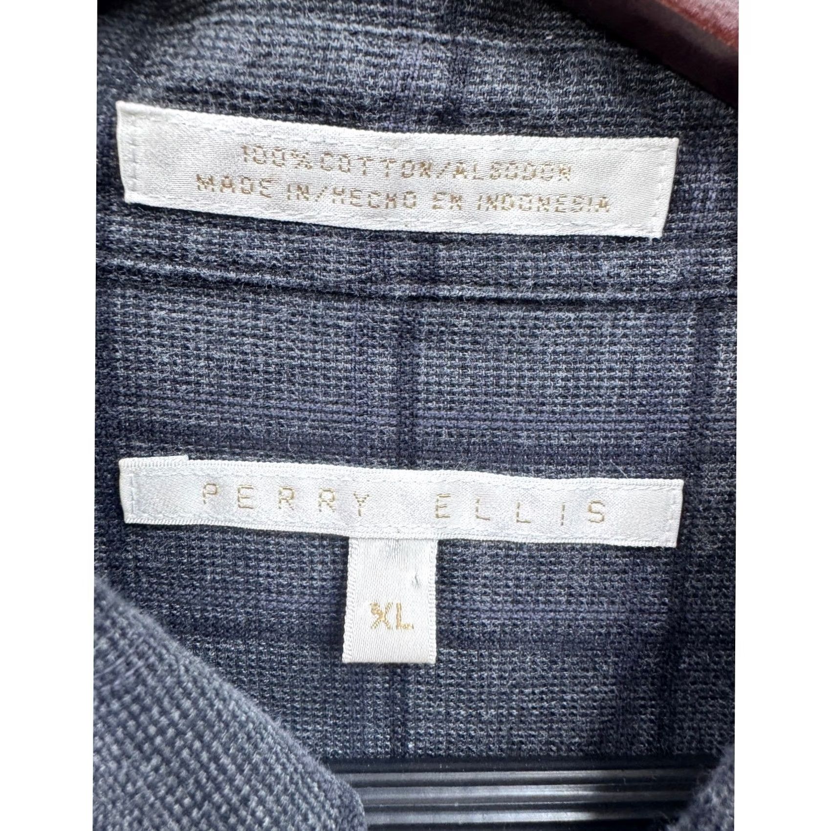 Perry Ellis Perry Ellis Mens XL Gray Plaid Button-Down Shirt 100 Cotton Long Sleeve Casual Size US XL / EU 56 / 4 - 8 Thumbnail