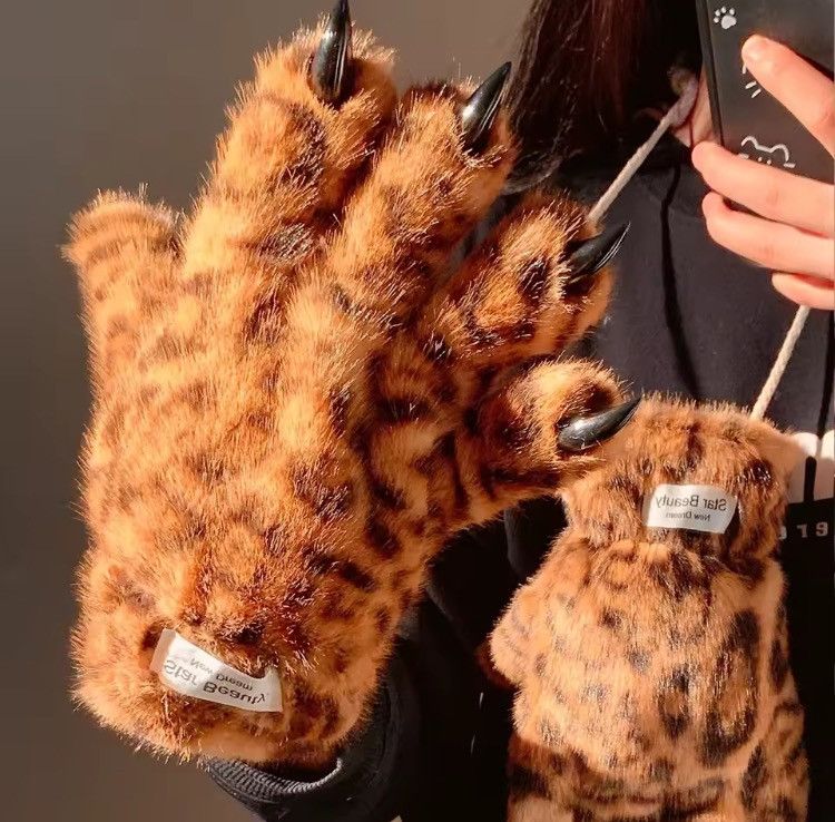 Other Plush Leopard Paw Claw Winter Gloves Women’s Size ONE SIZE - 3 Thumbnail