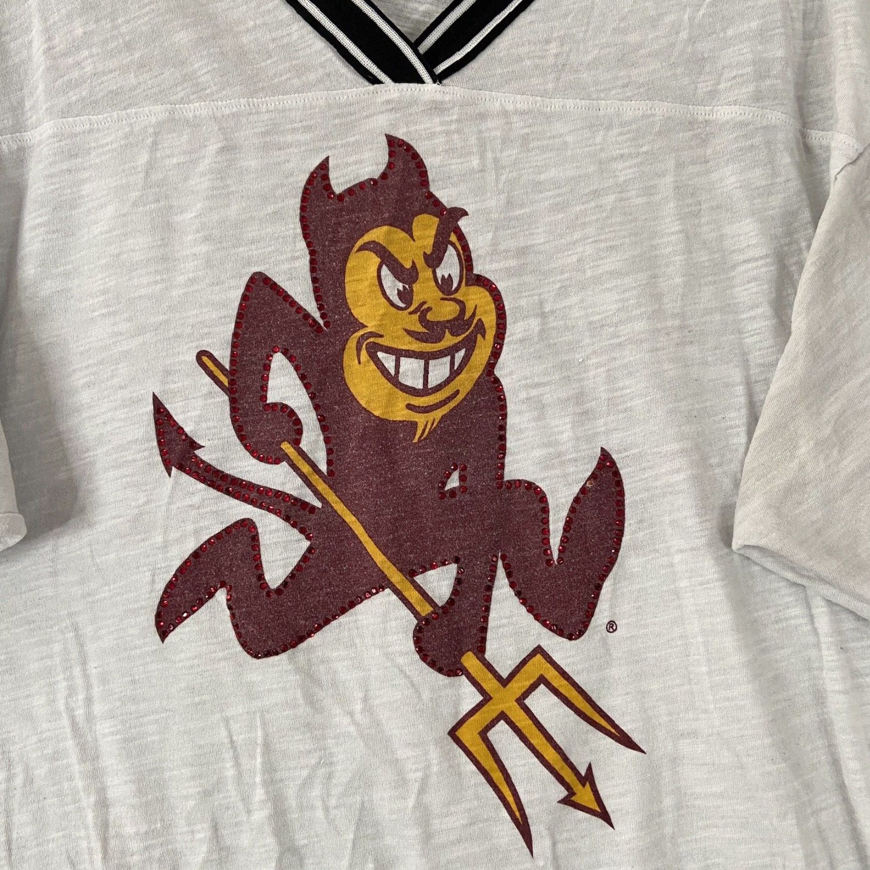 Victoria's Secret Victoria's Secret Blouse Women M White Sun Devils Studded 3/4 Sleeve V-Neck Womens Size M / US 6-8 / IT 42-44 - 3 Thumbnail