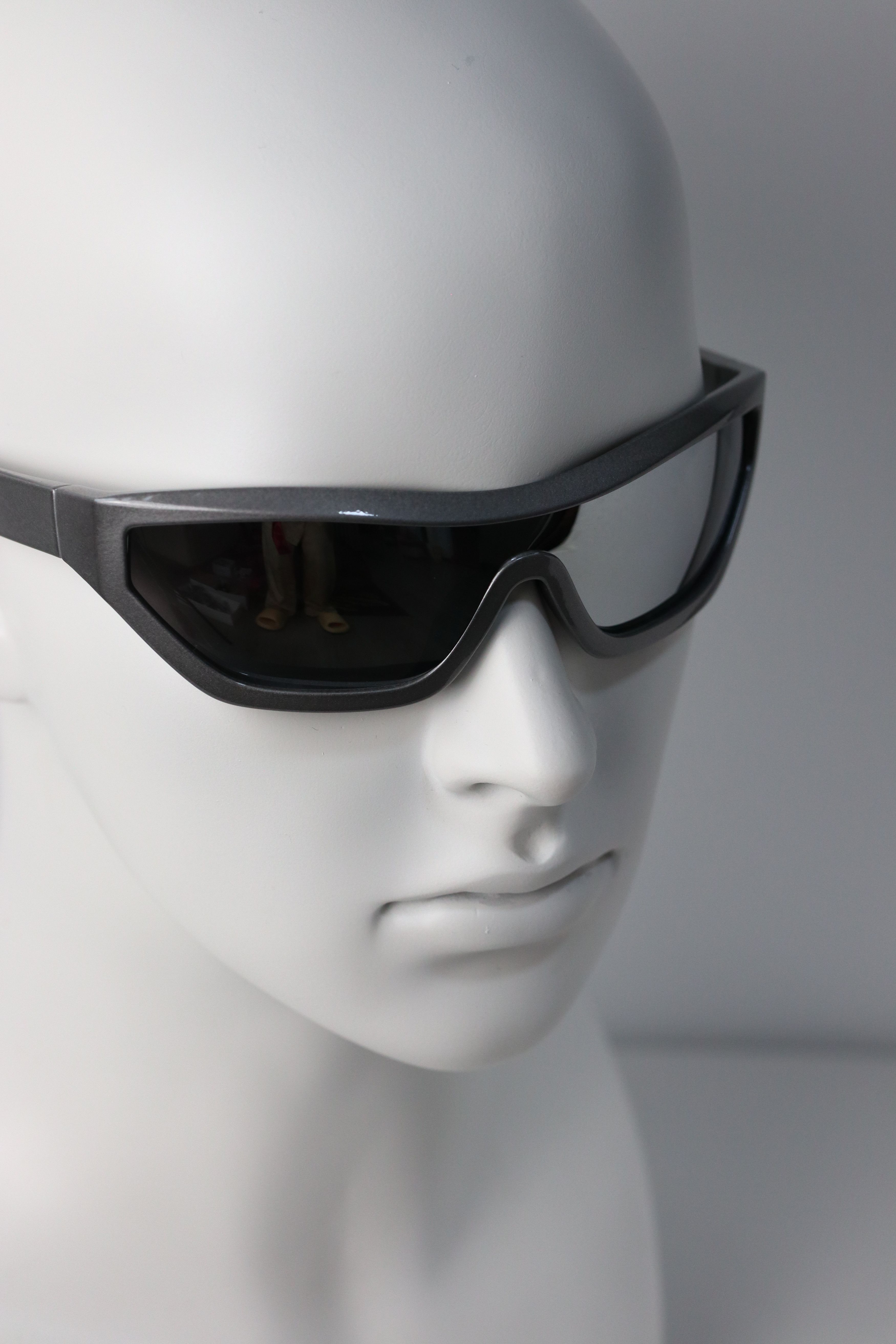 Japanese Brand Y2k Avant Garde Futuristic Rectangle Silver Sunglasses OS Size ONE SIZE - 6 Thumbnail