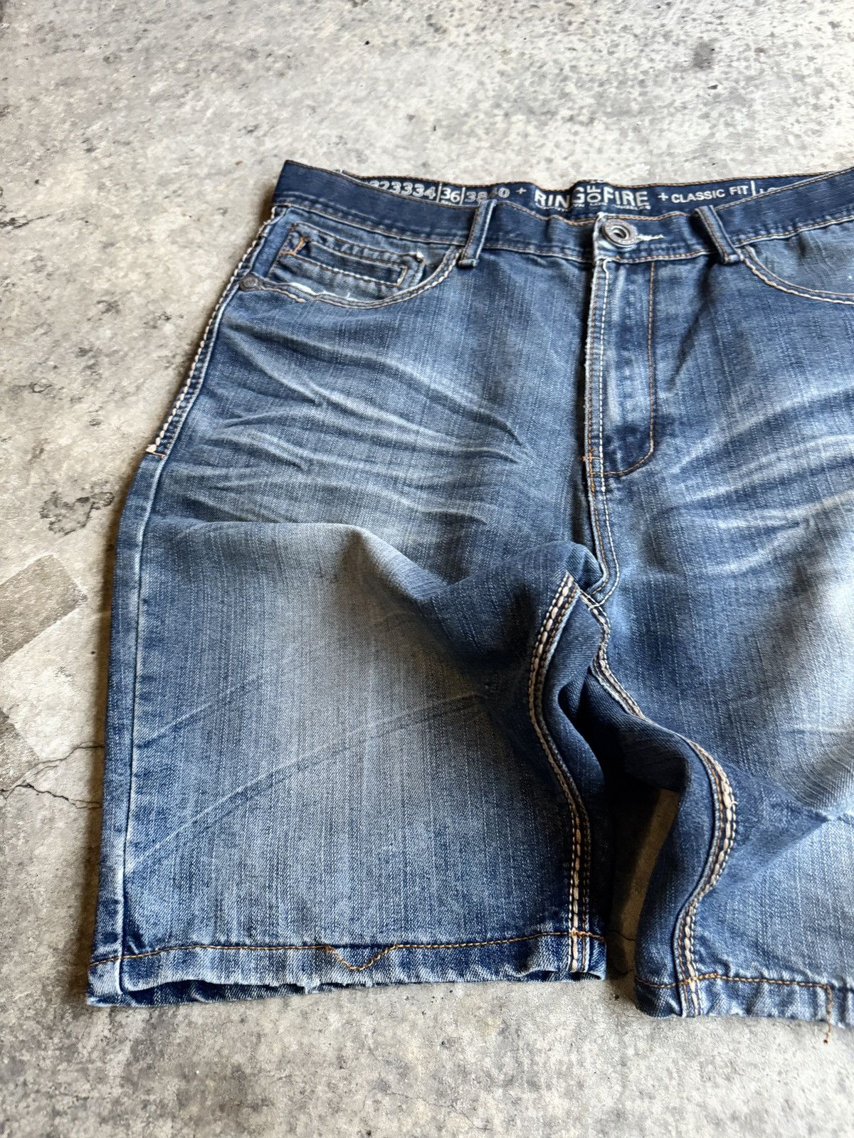 Affliction × Japanese Brand Crazy vintage grunge y2k Jesse pinkman bedazzled baggy jorts Size US 36 / EU 52 - 2 Thumbnail