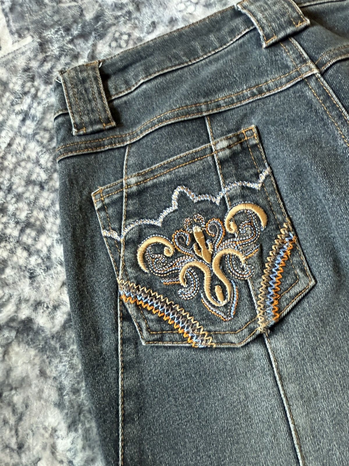 If Six Was Nine Full Heart Japan Tribal Paneled Faded Wash Flared Jeans Size US 27 - 18 Thumbnail