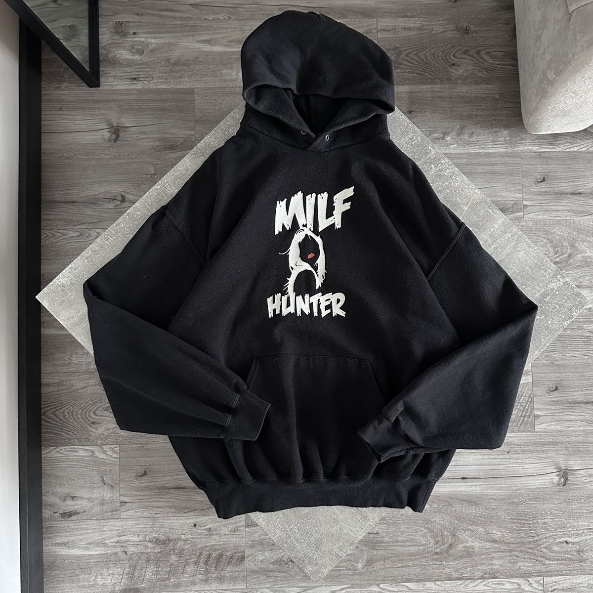 Vintage Vintage 00s Milf Hunter Washed Oversize Hoodie og sex humor Size US XL / EU 56 / 4 - 1 Thumbnail