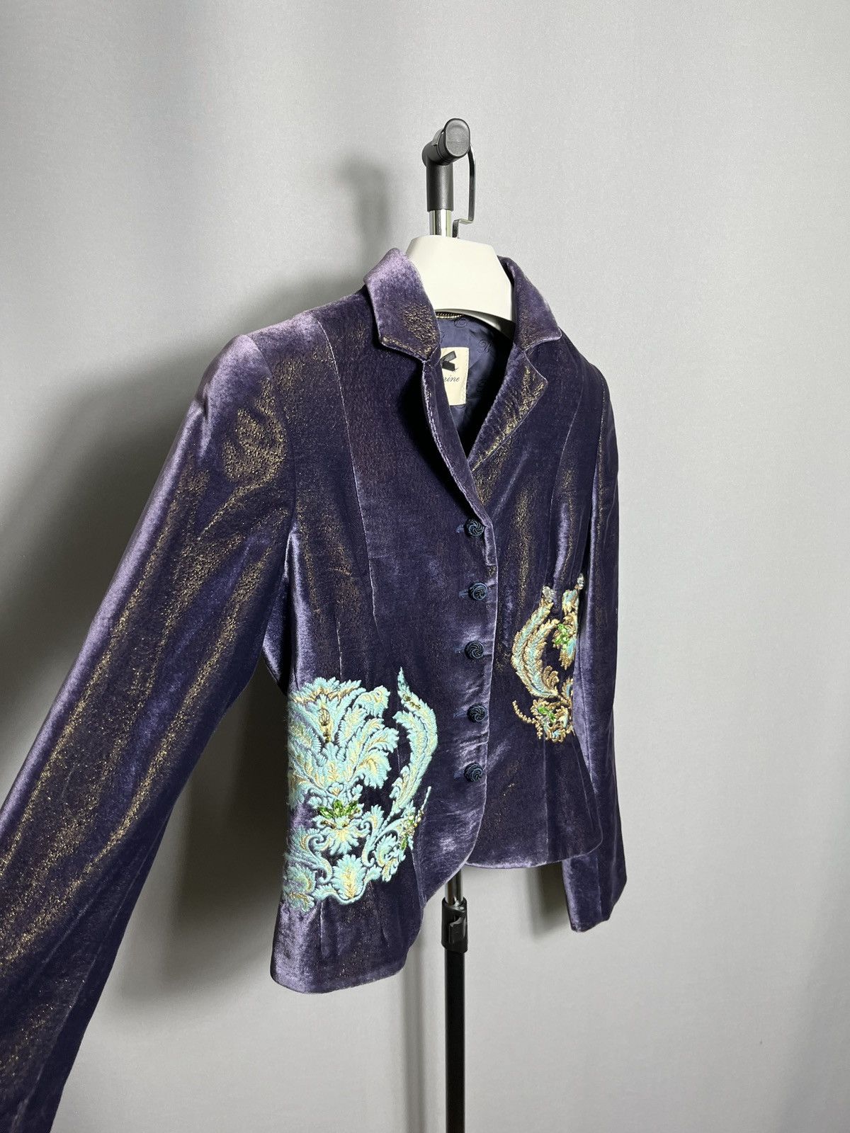 Blumarine blumarine jacket blazer embroidery flowers rayon purple velv Size S / US 4 / IT 40 - 4 Thumbnail