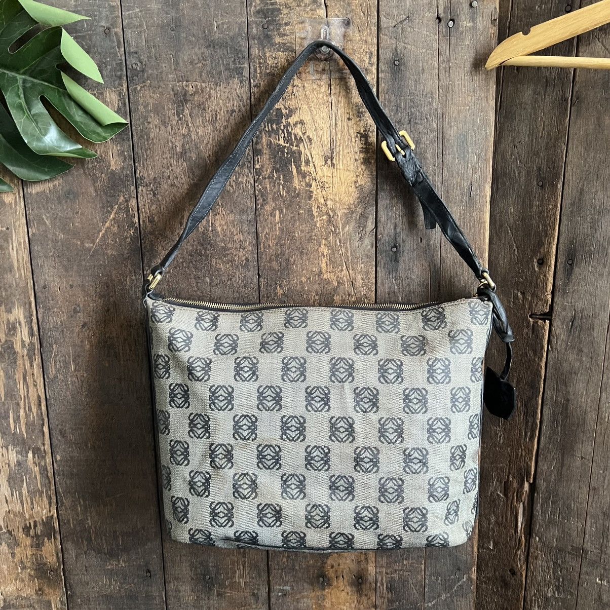 Loewe Loewe Monogram Coated Canvas Shoulder Bag Size ONE SIZE - 2 Thumbnail