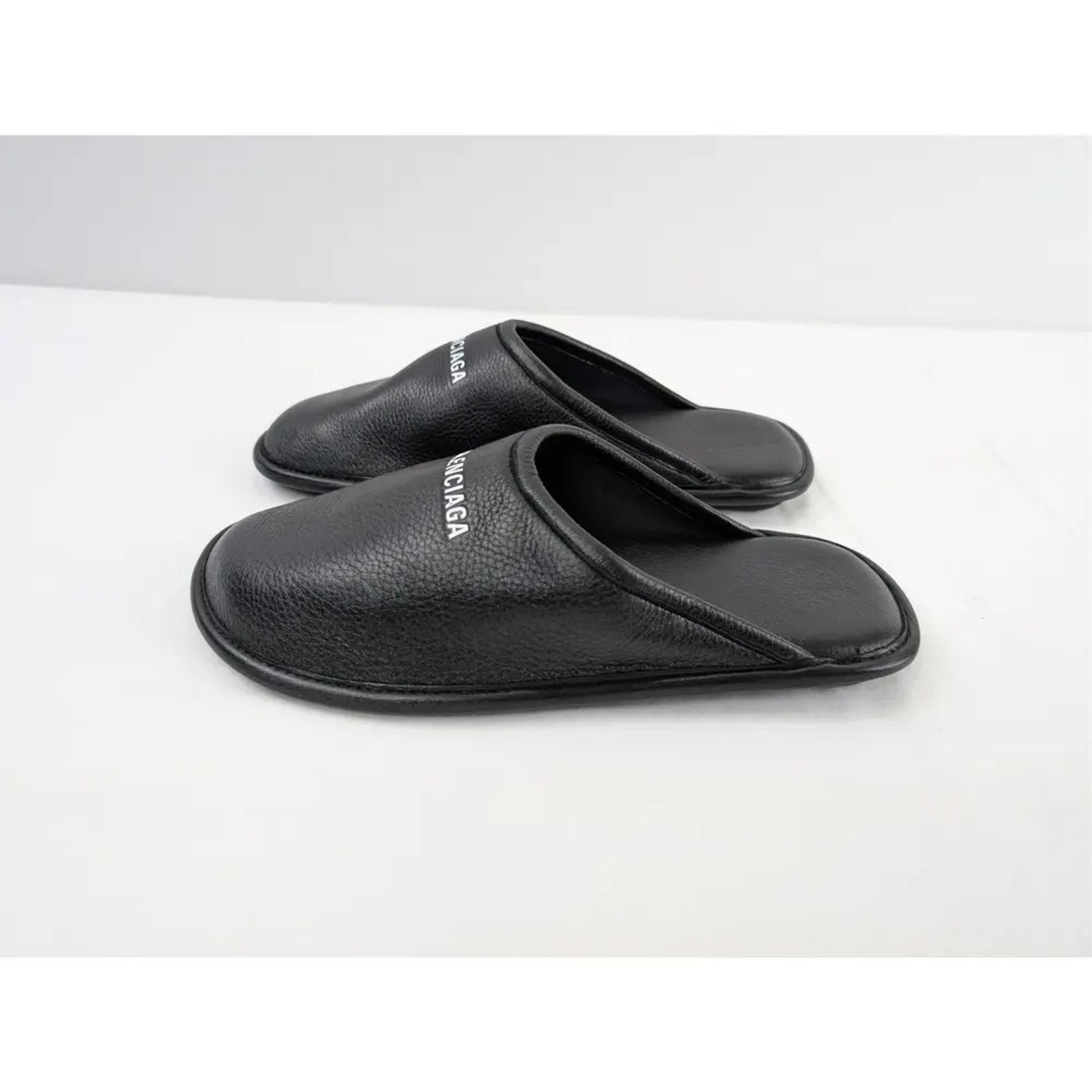Balenciaga o1rshd1 Logo Grained Leather / Control Home Mule Flat Black Size US 8 / EU 41 - 9 Thumbnail