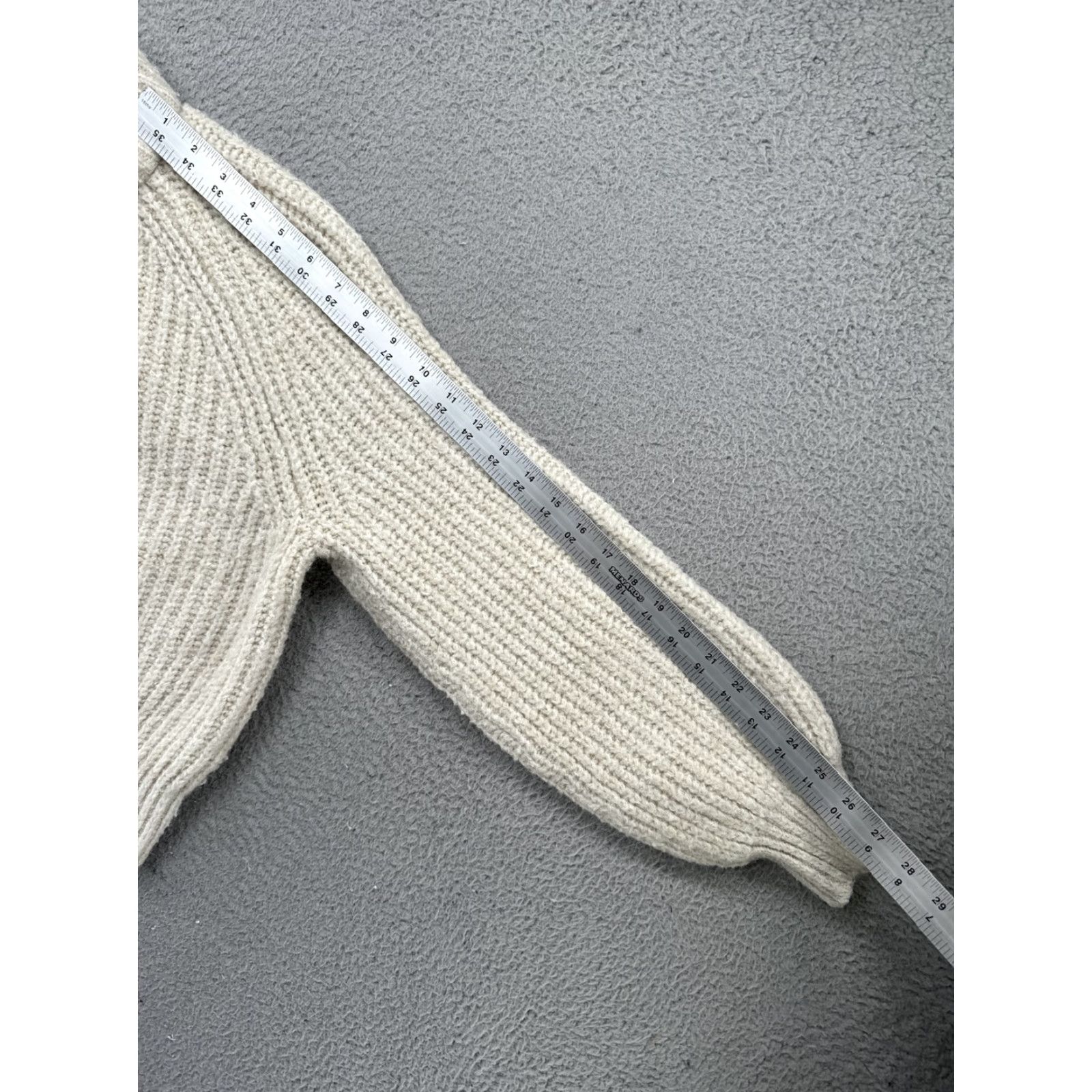 Vintage Universal Thread Sweater Women’s Chunky Knit Recycled Polyester Size M Beige Pullover Long Sleeve Casual Womens Retro University Theme 90s Size M / US 6-8 / IT 42-44 - 7 Thumbnail