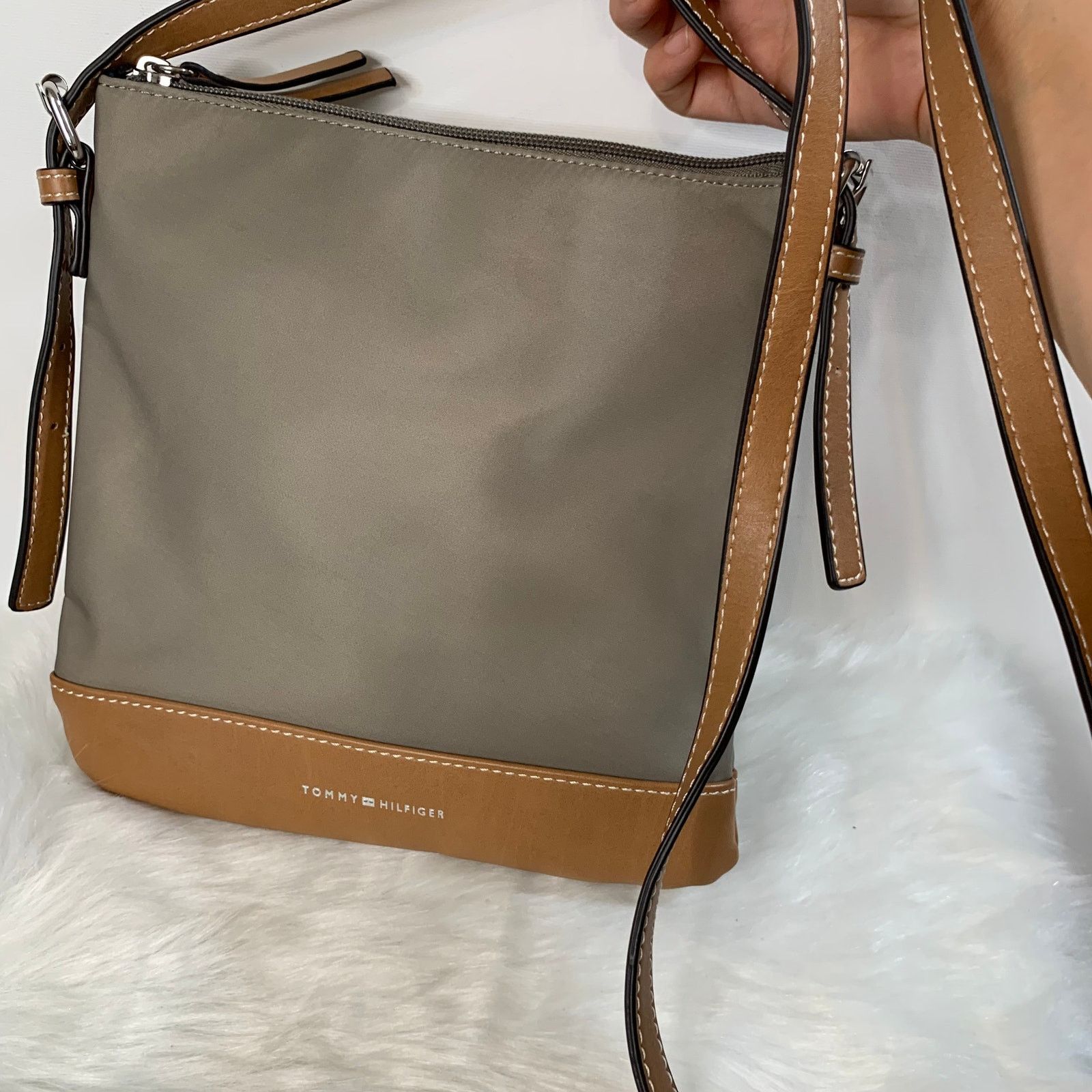 Tommy Hilfiger Tommy Hilfiger Women's Crossbody Purse Size ONE SIZE - 3 Thumbnail