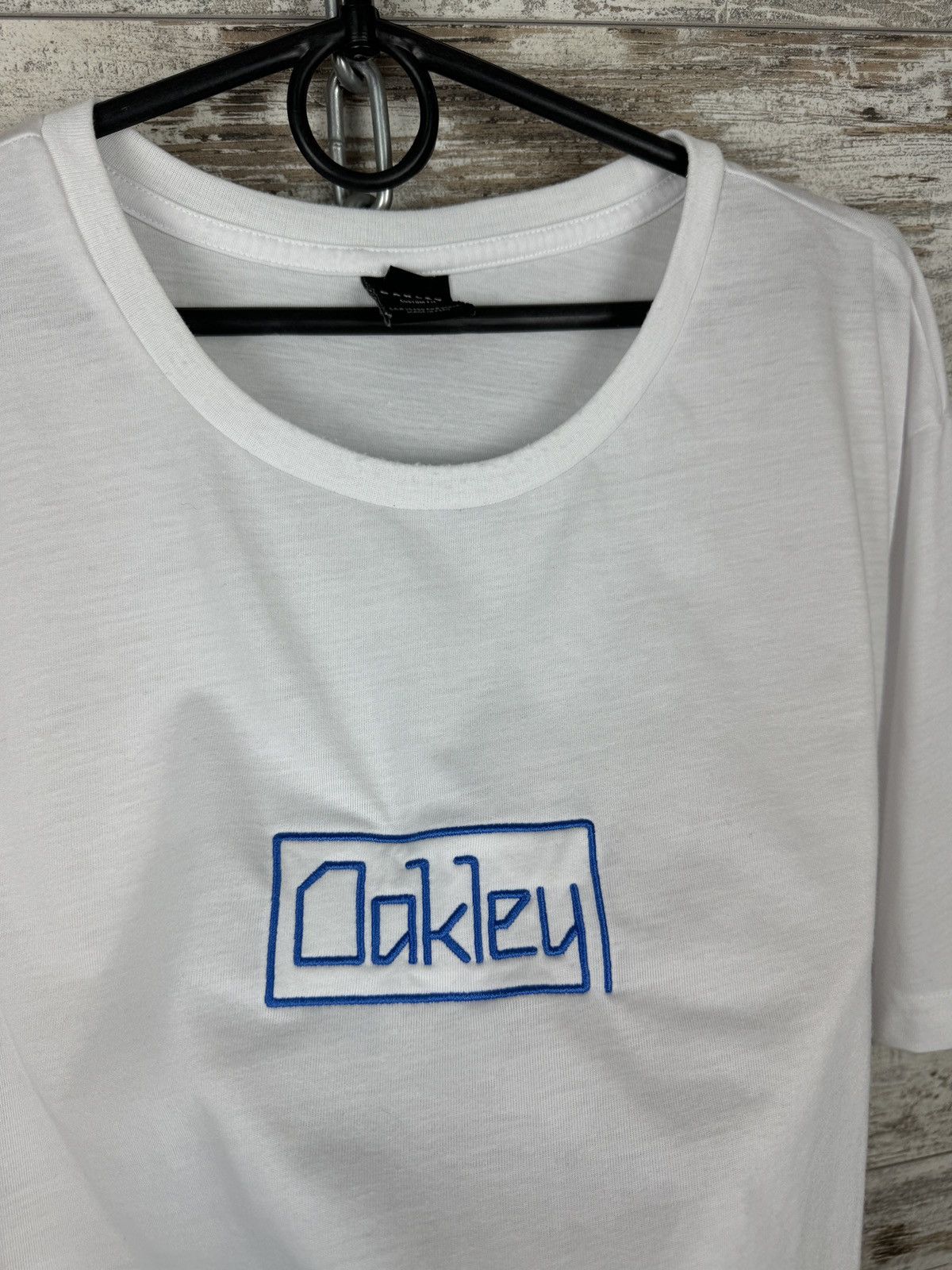 Oakley Mens Vintage Oakley T-shirt centre logo white tee Japanese Size US XL / EU 56 / 4 - 13 Thumbnail