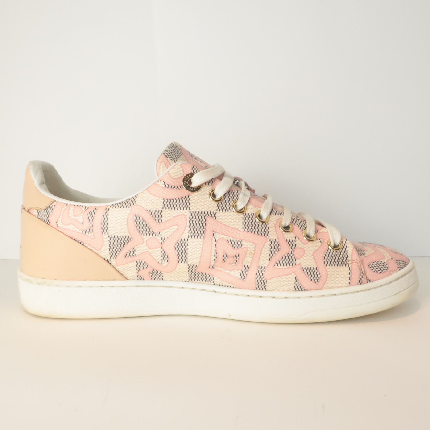 Louis Vuitton Louis Vuitton Tahitienne Pink Flower Sneakers Size US 9 / IT 39 - 14 Thumbnail