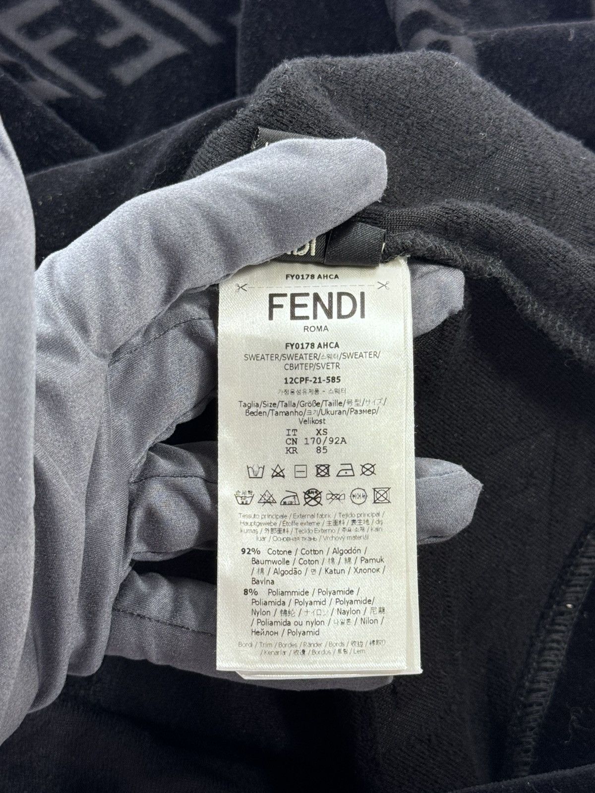 Fendi LOGO PRINT OVERSIZED VELVET JUMPER Size US M / EU 48-50 / 2 - 7 Thumbnail