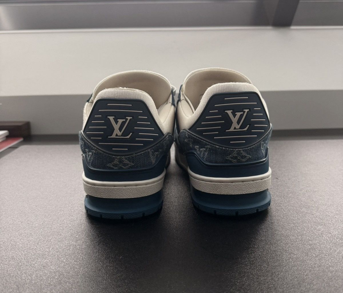 Louis Vuitton Louis Vuitton LV Trainer Sneaker - Original Size US 9.5 / EU 42-43 - 4 Thumbnail