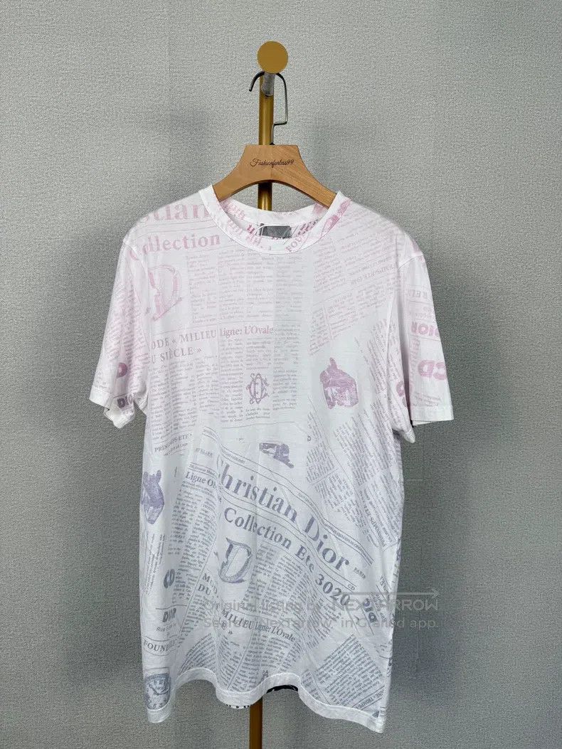 Dior Dior Short-sleeved T-shirt with newspaper print Size US M / EU 48-50 / 2 - 1 Thumbnail