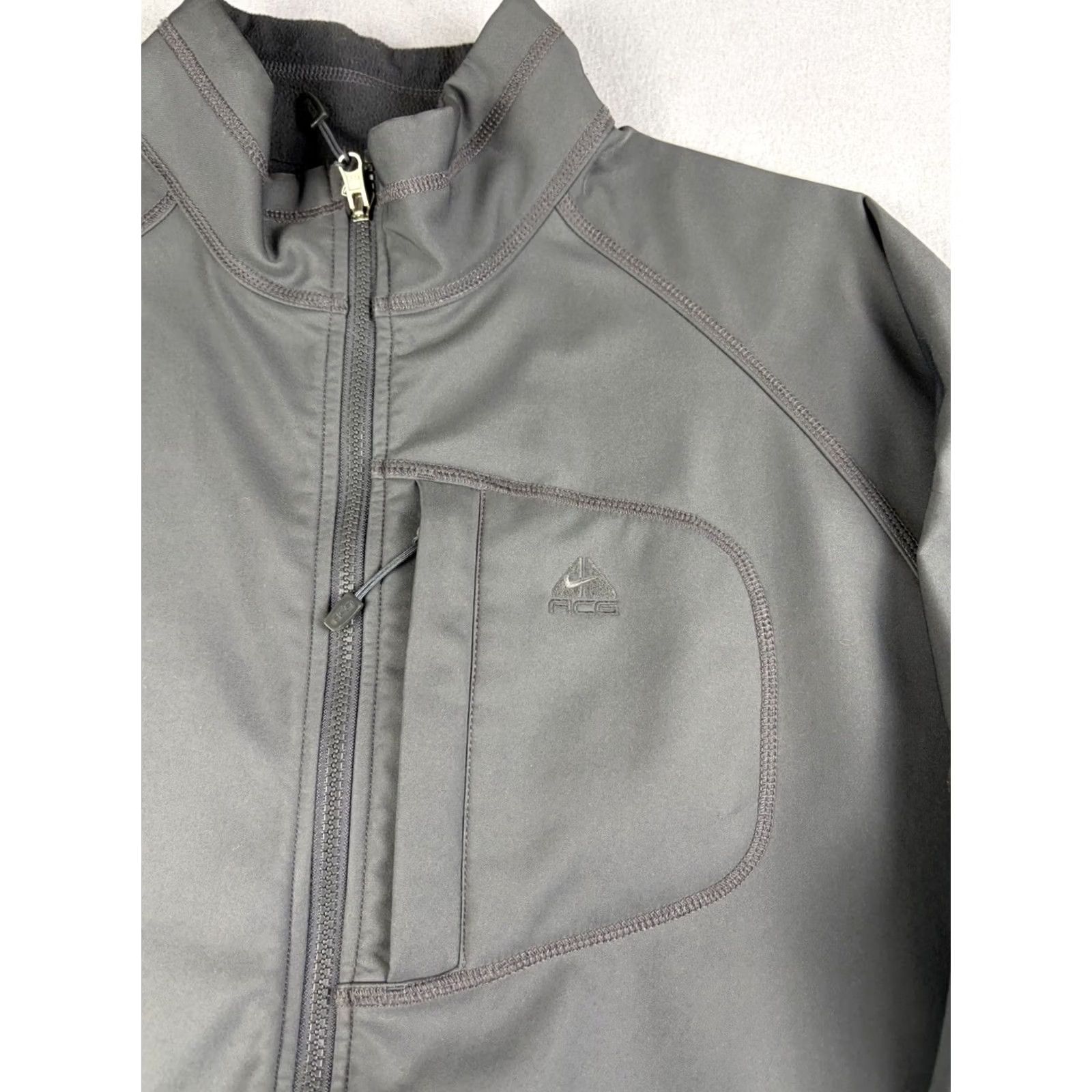 Nike VINTAGE Nike ACG Jacket Mens L Gray Full Zip Outdoor Softshell Hiking Size US L / EU 52-54 / 3 - 2 Thumbnail